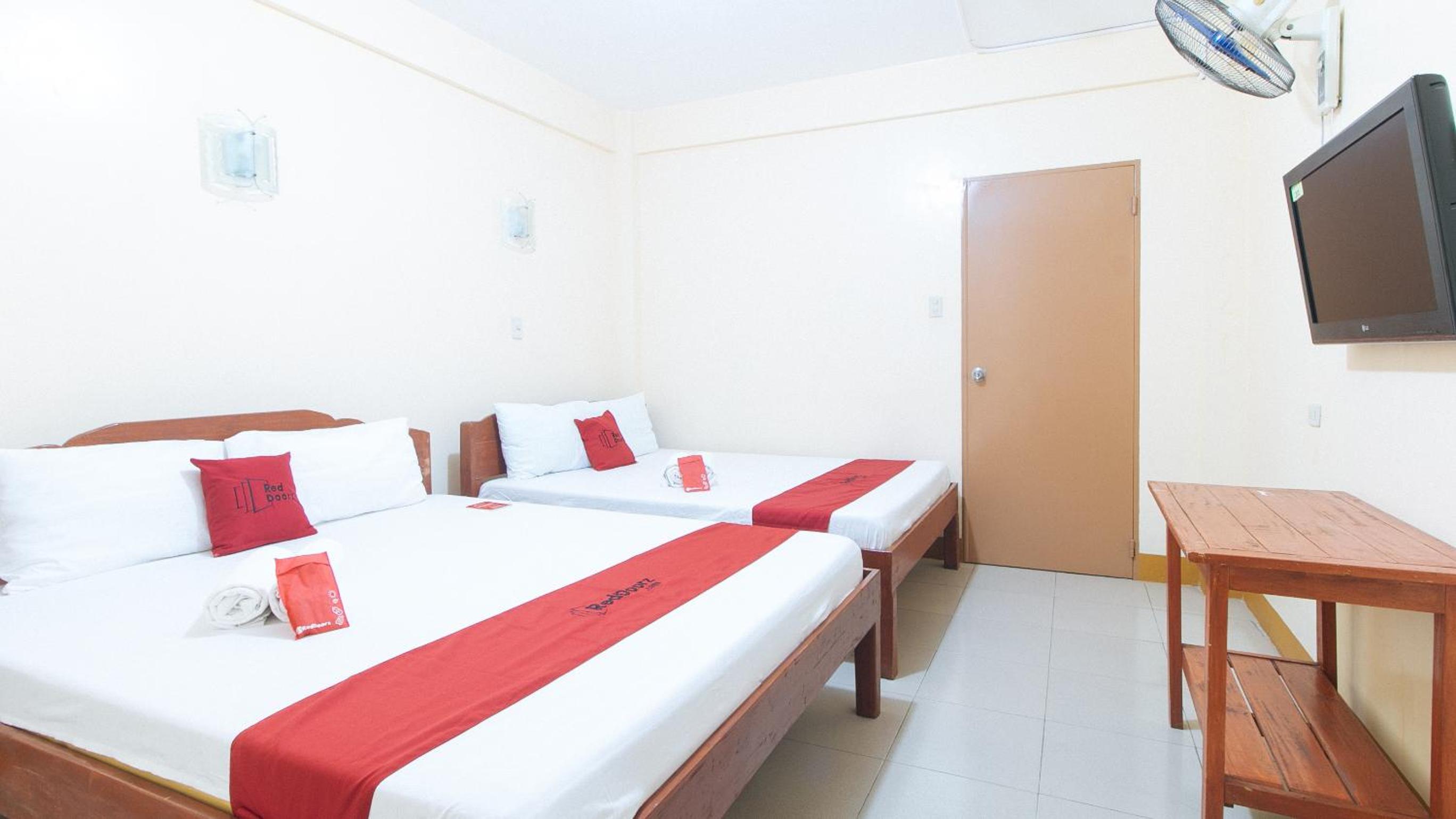 Deluxe Room - Photo 2