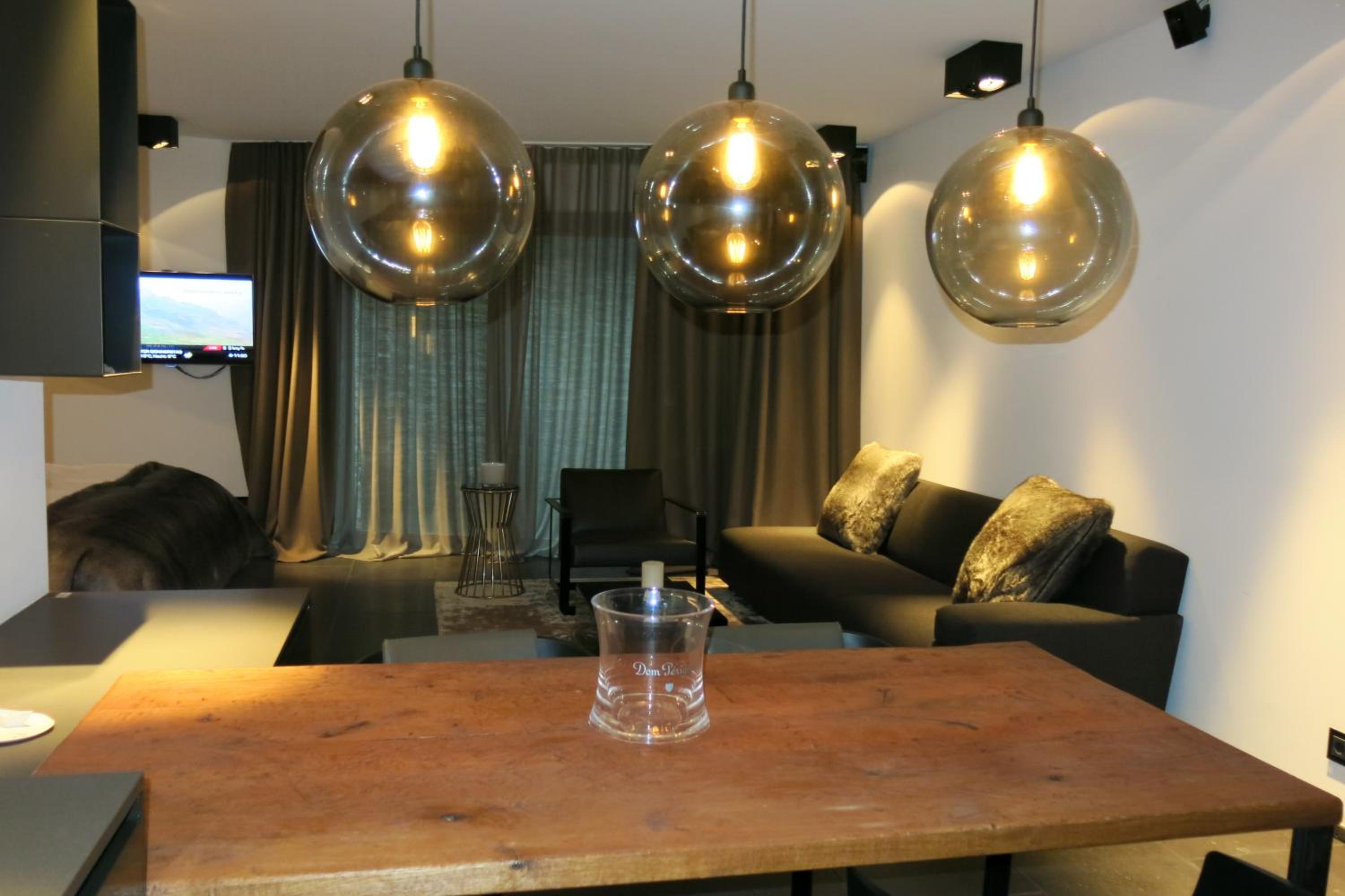 Apartment photo 1