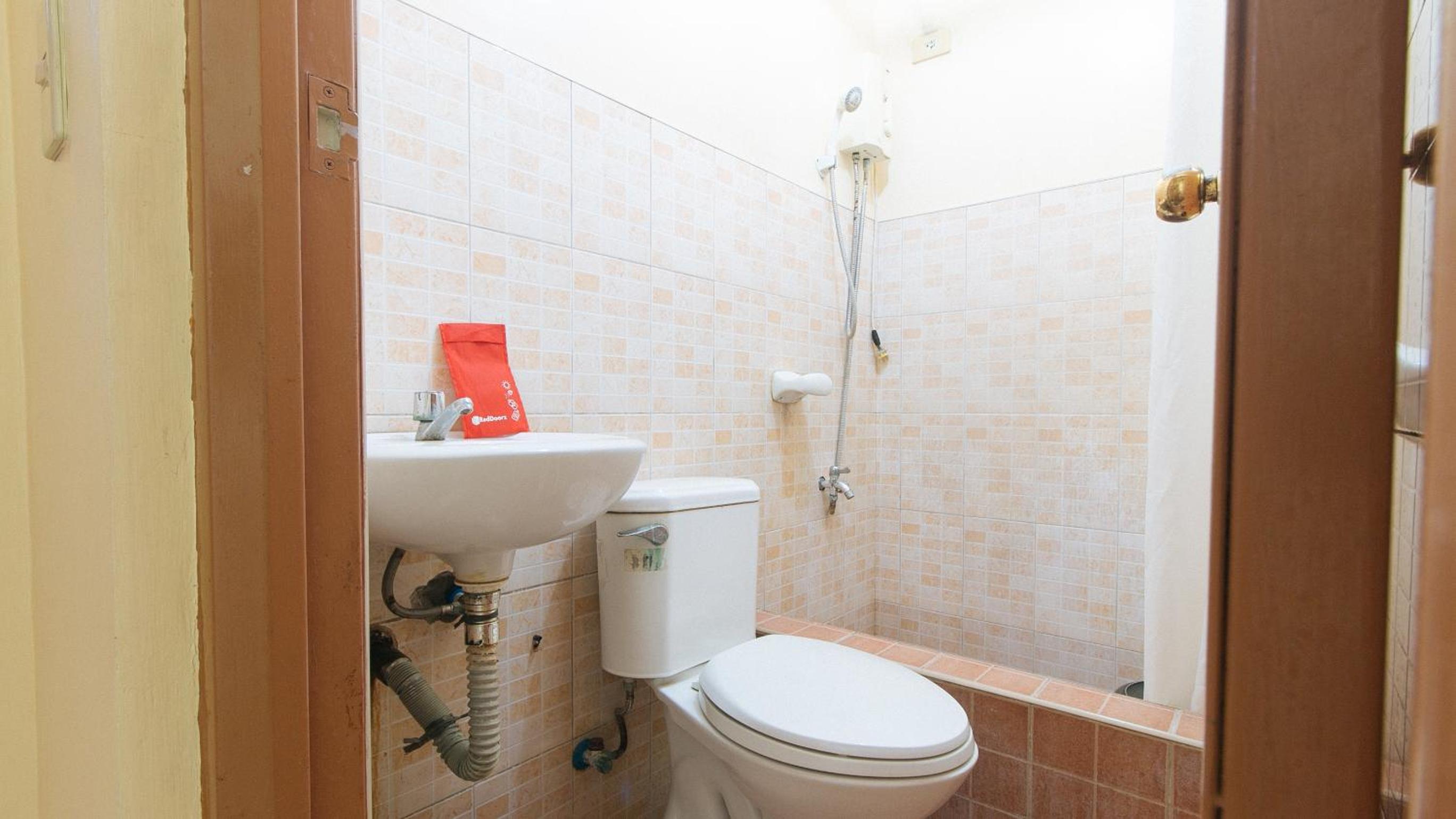 Double Room - Photo 6