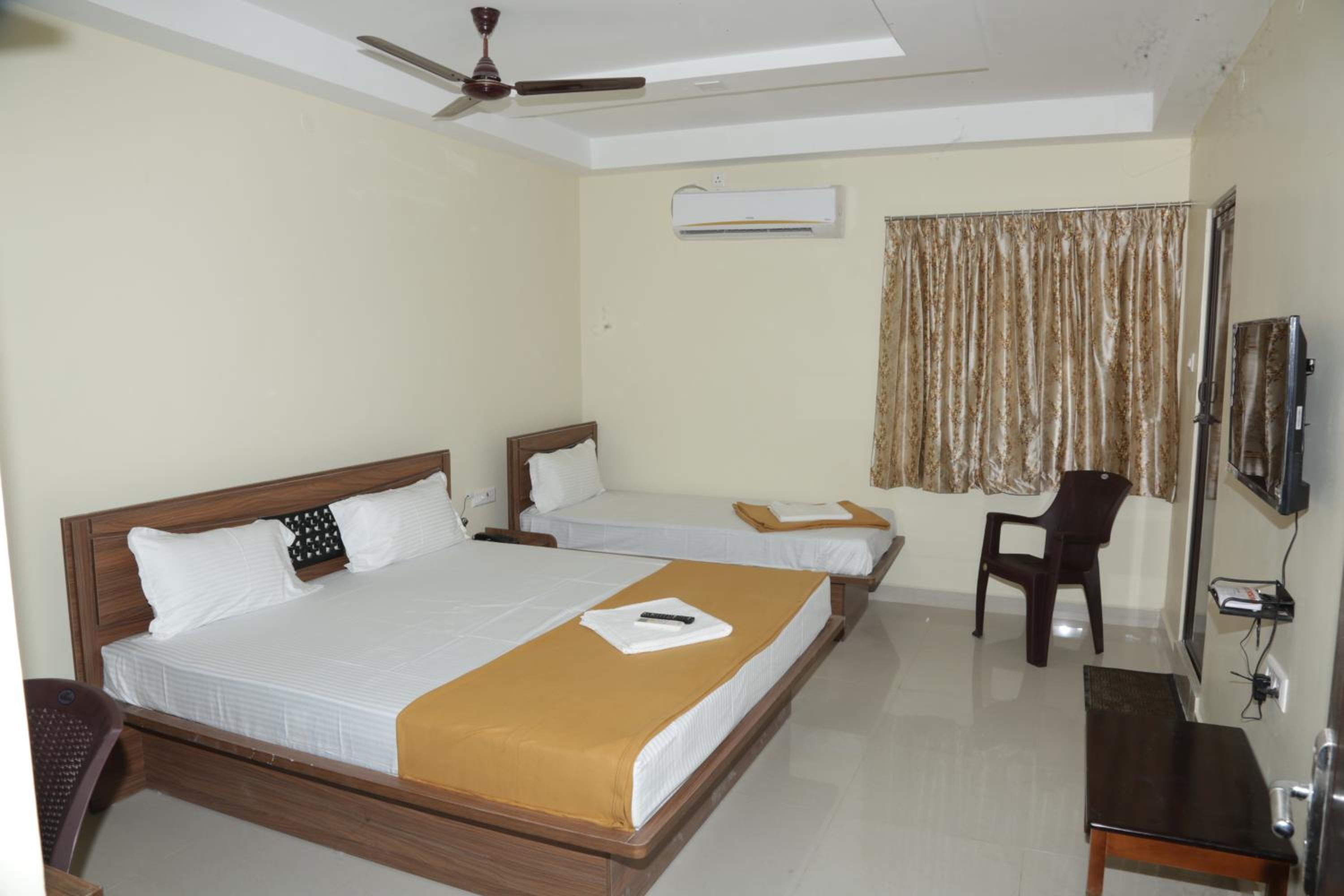 Luxury Triple Room
