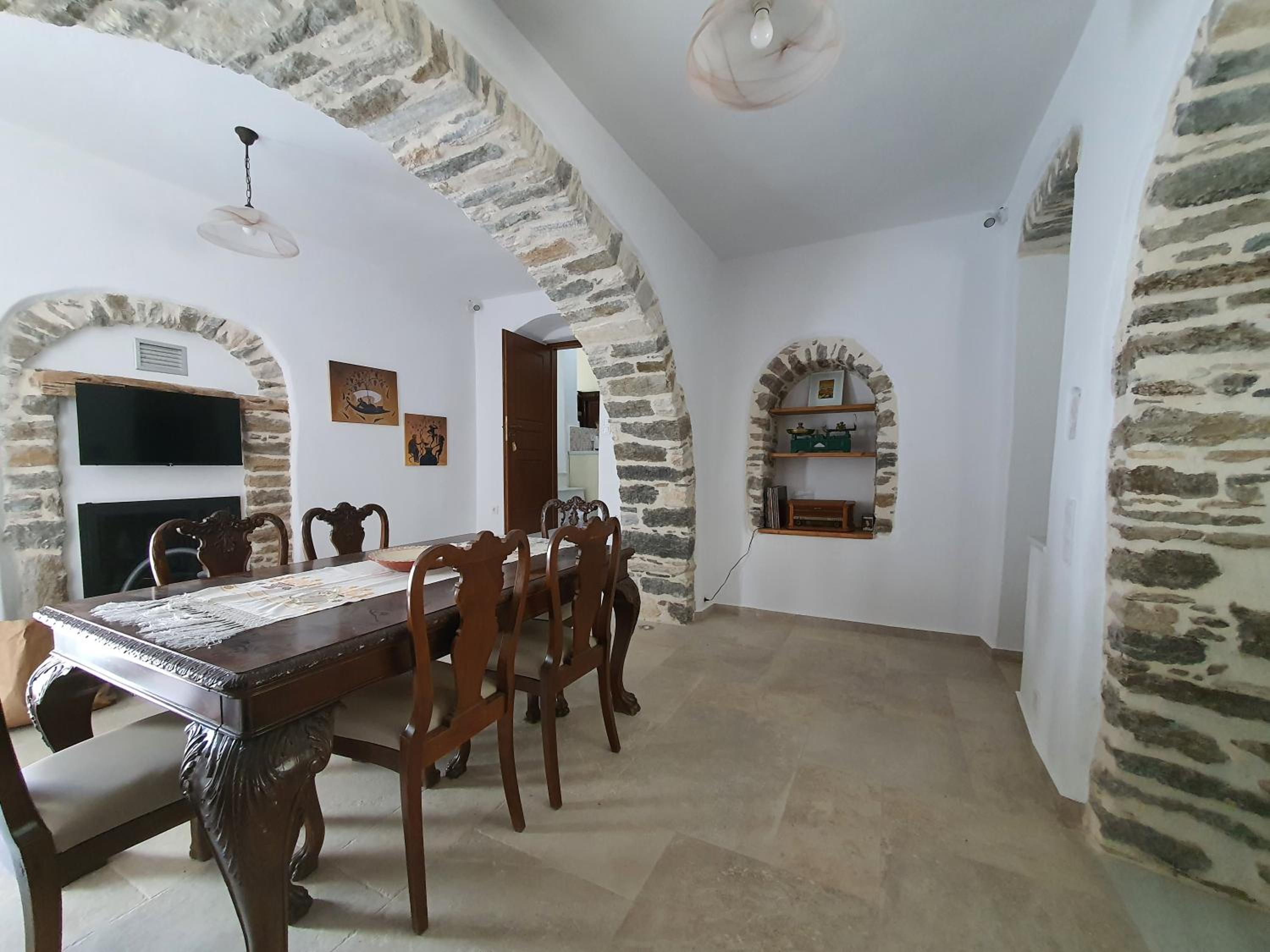 One-Bedroom House - Photo 12