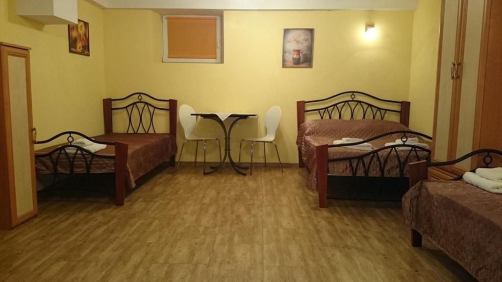 Double or Twin Room with Garden View - Photo 1