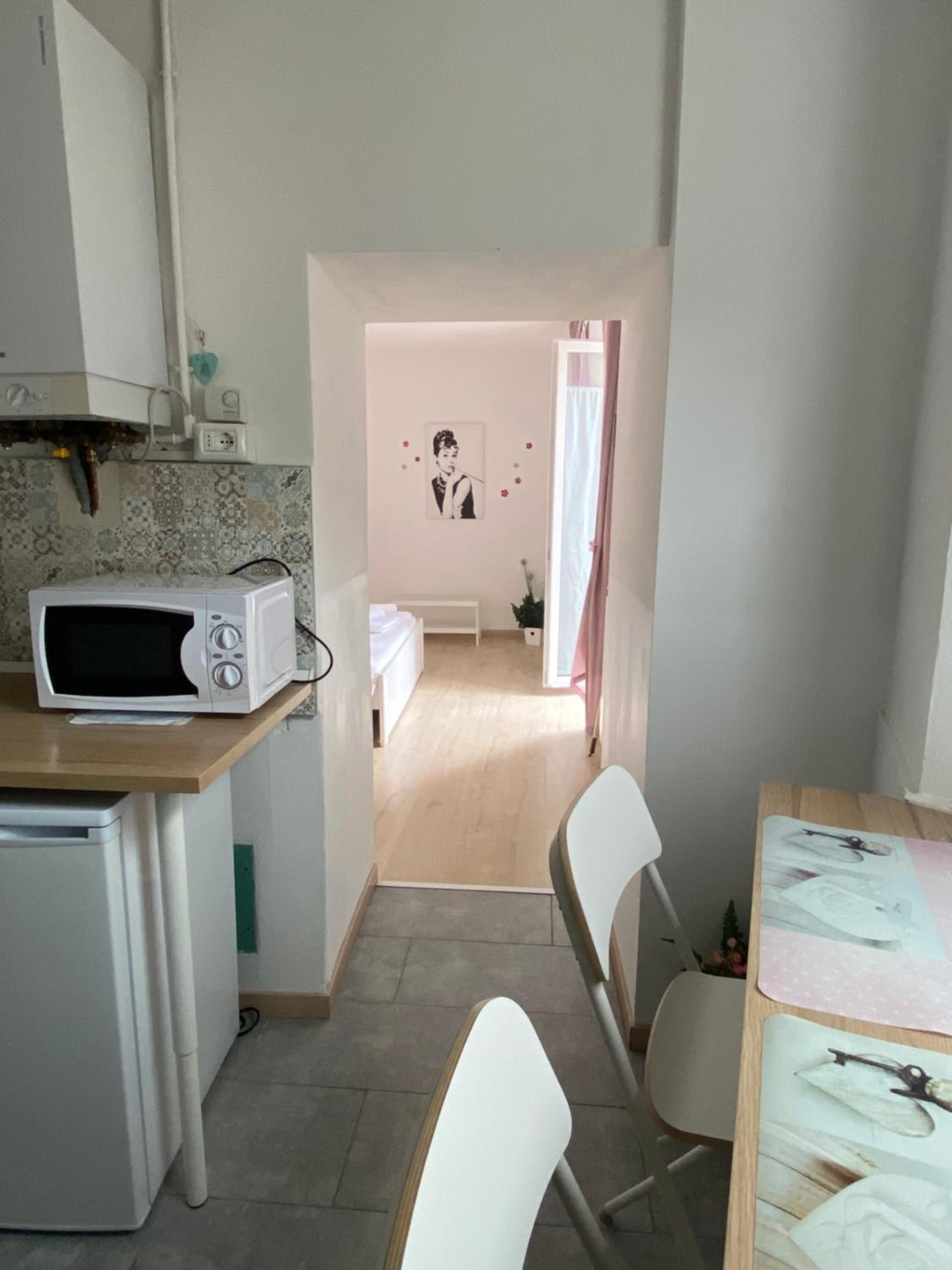 One-Bedroom Apartment photo 2