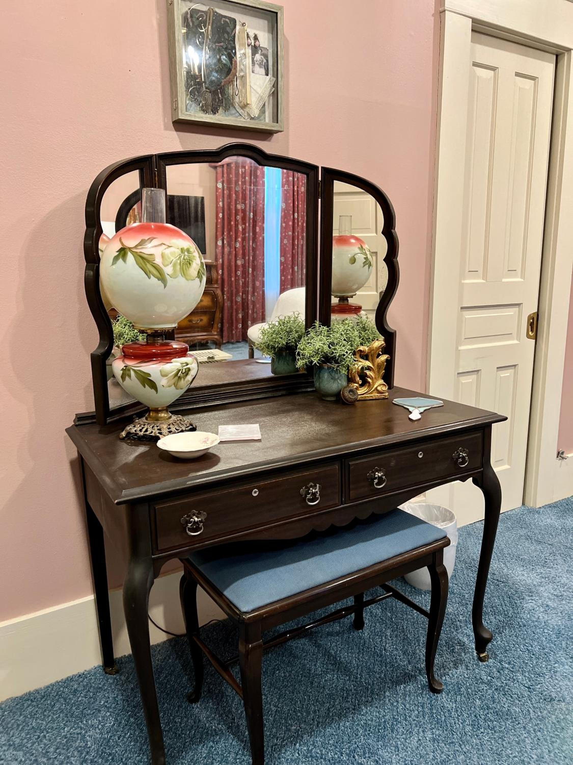Deluxe King Room - Photo 4
