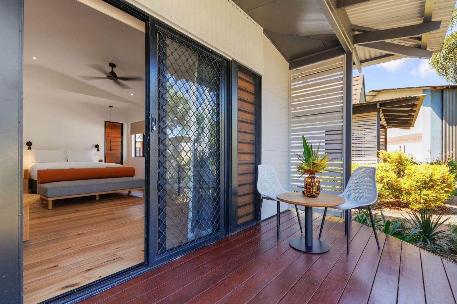 Deluxe Queen Bungalow - Photo 4