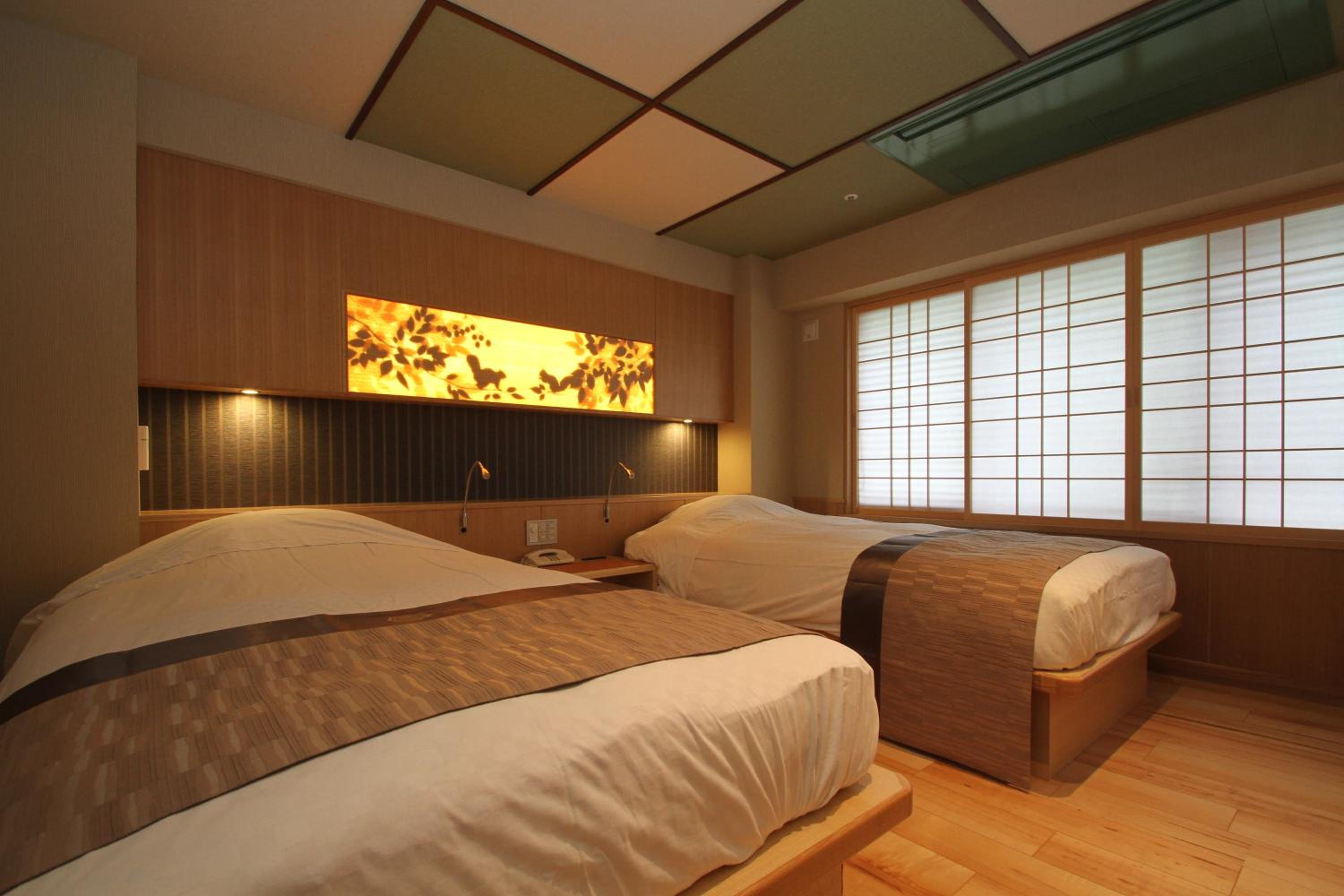 Superior Room with Tatami Area and Jet Bath - Non-Smoking - Buffet Breakfast + Buffet Dinner Included - Photo 13