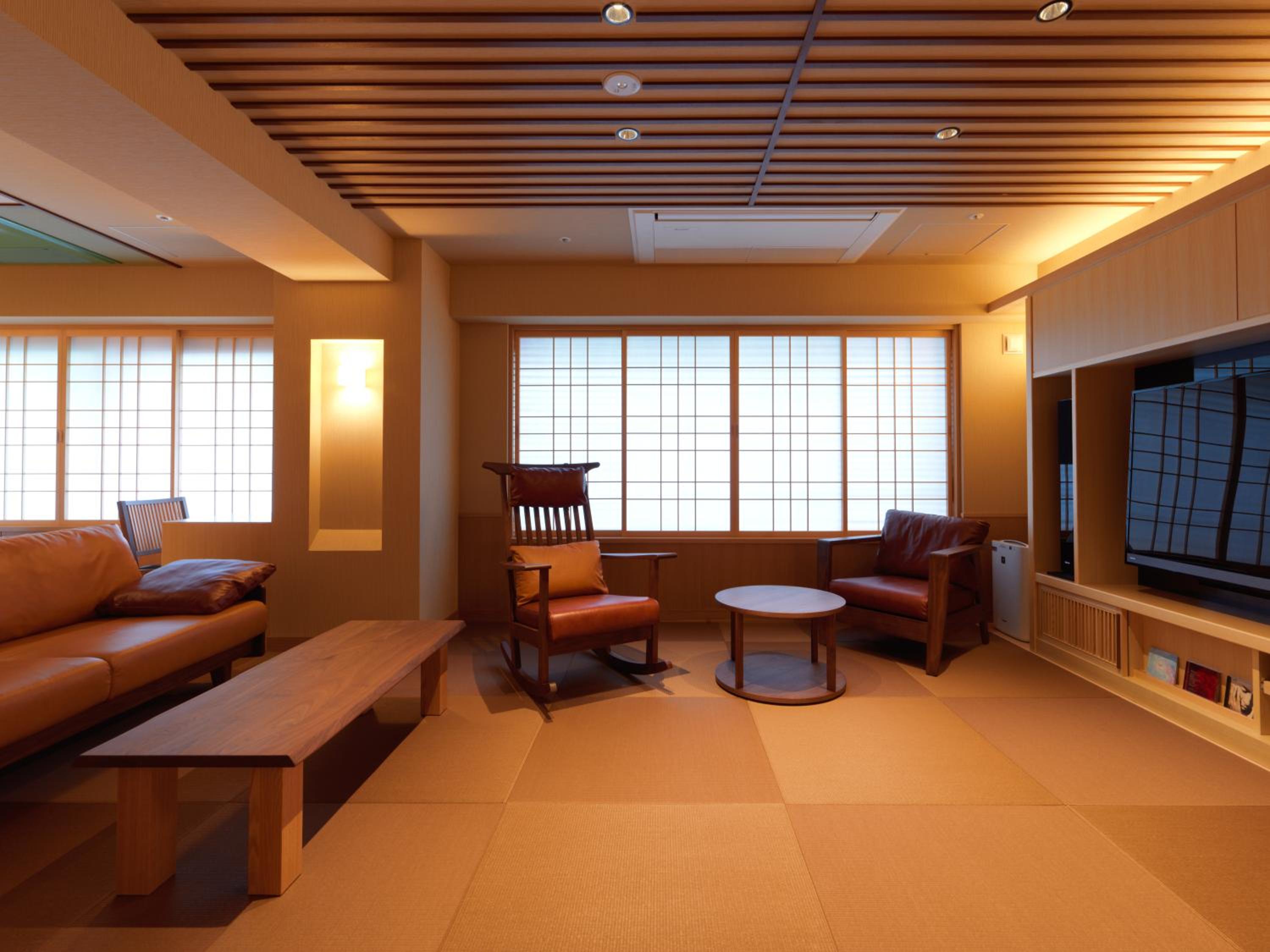 Superior Room with Tatami Area and Jet Bath - Non-Smoking - Buffet Breakfast + Buffet Dinner Included - Photo 11