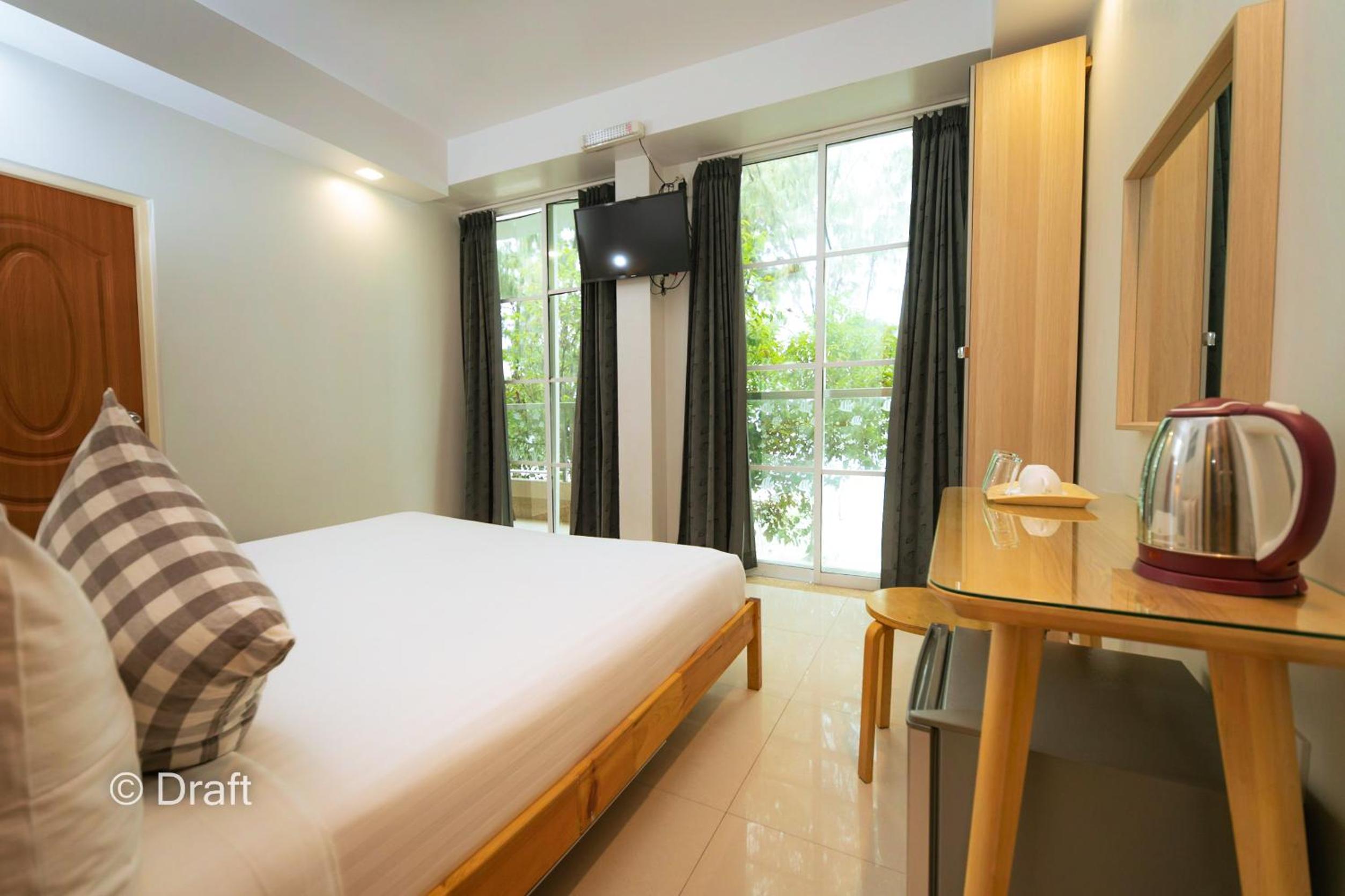 Double Room with Balcony - Photo 1