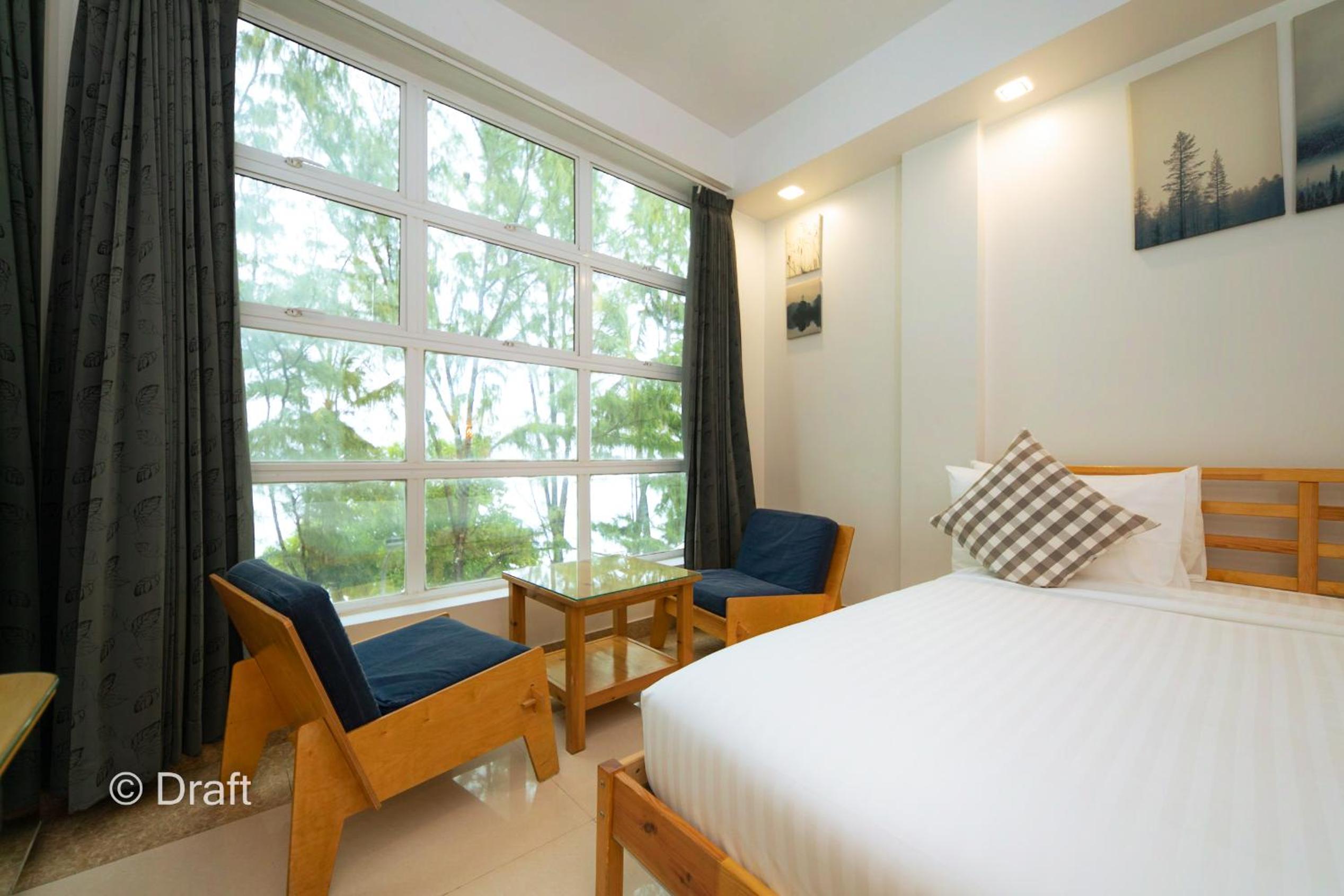 Deluxe Double Room with Sea View - Photo 4