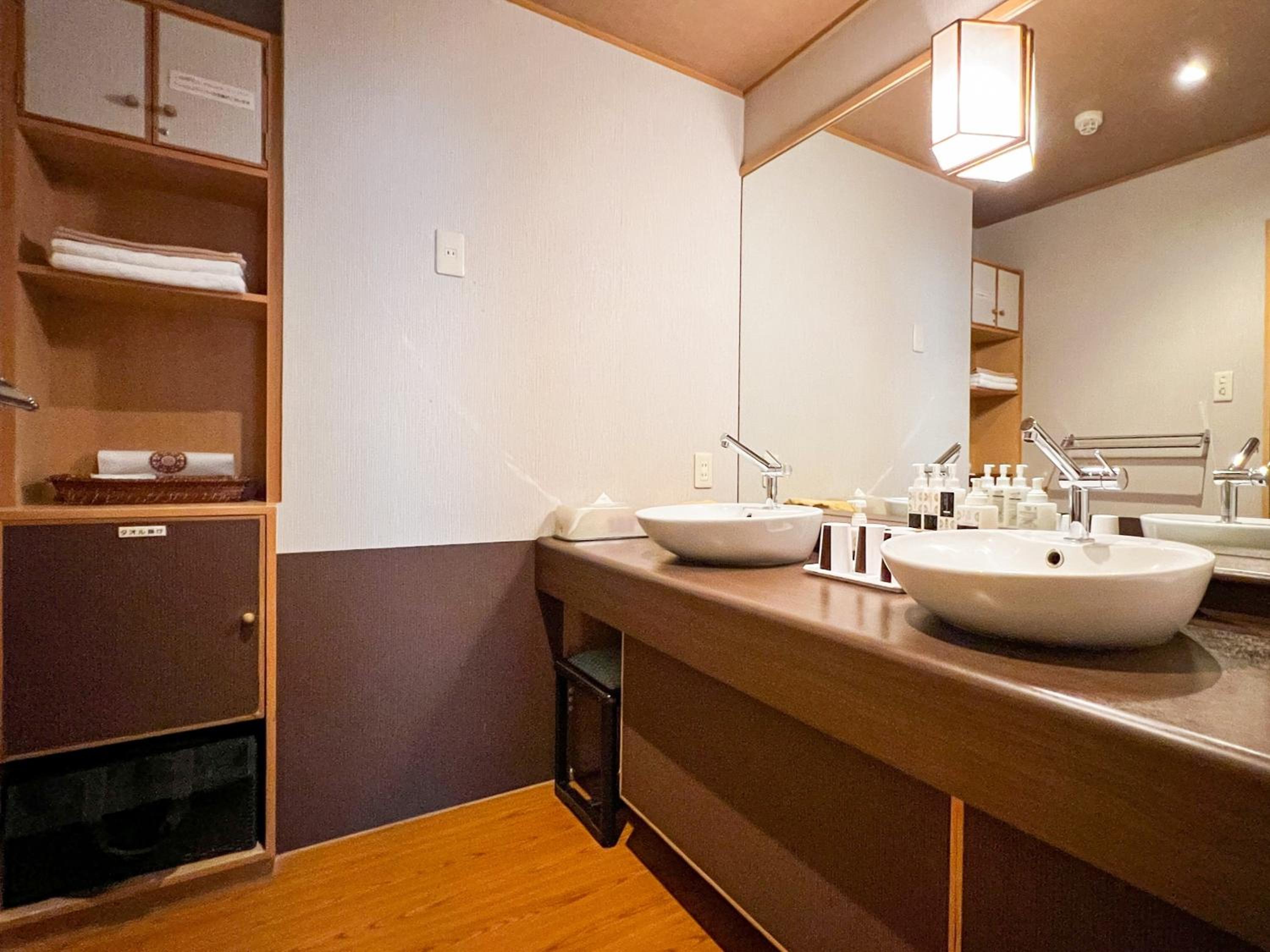 Japanese-Style Deluxe Room with Open Air Bath - Non-Smoking - Buffet Breakfast + Buffet Dinner Included - Photo 7