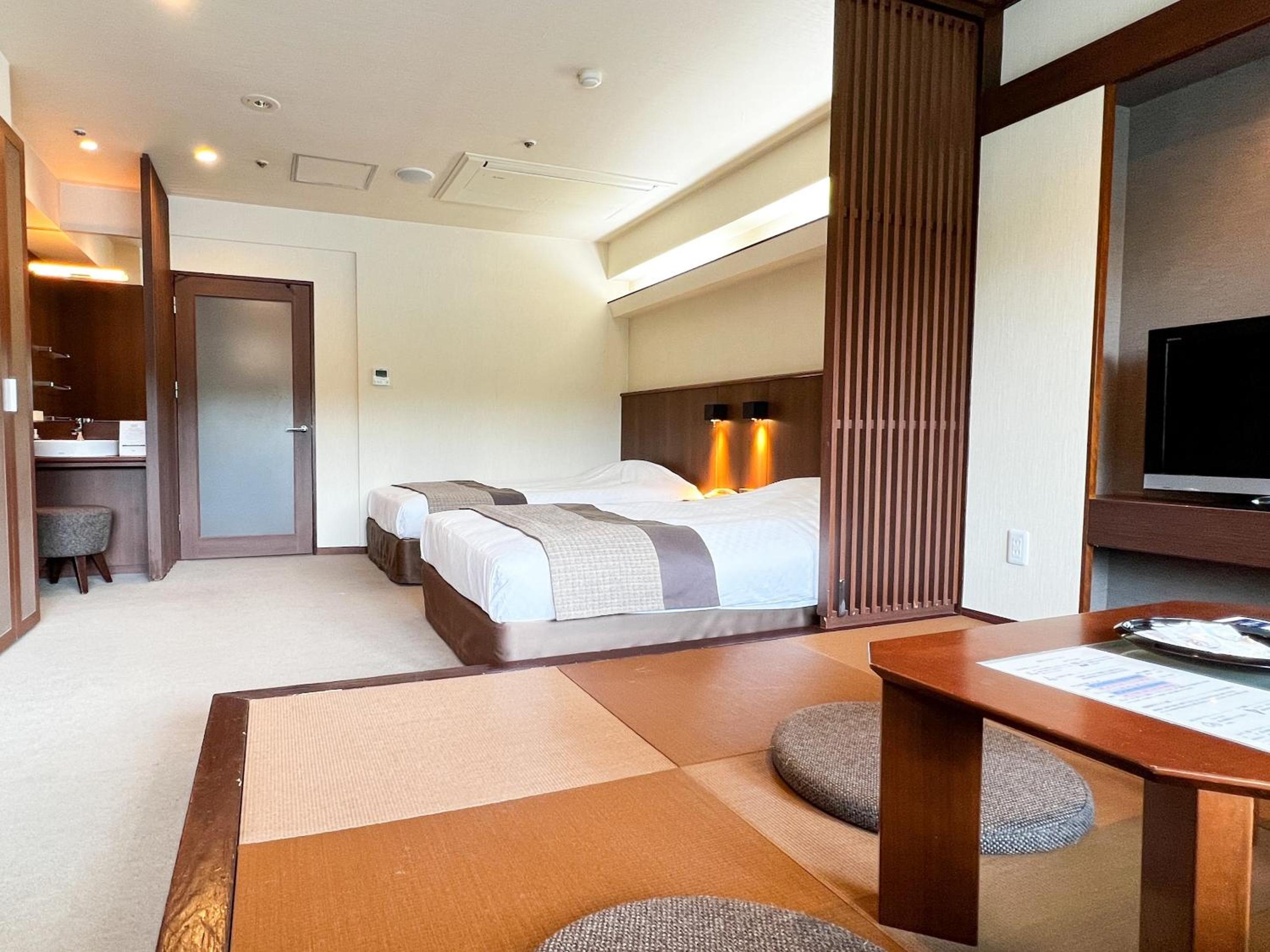 Room with Tatami Area & Shower Booth - Non-Smoking - Buffet Breakfast + Buffet Dinner Included - Photo 14