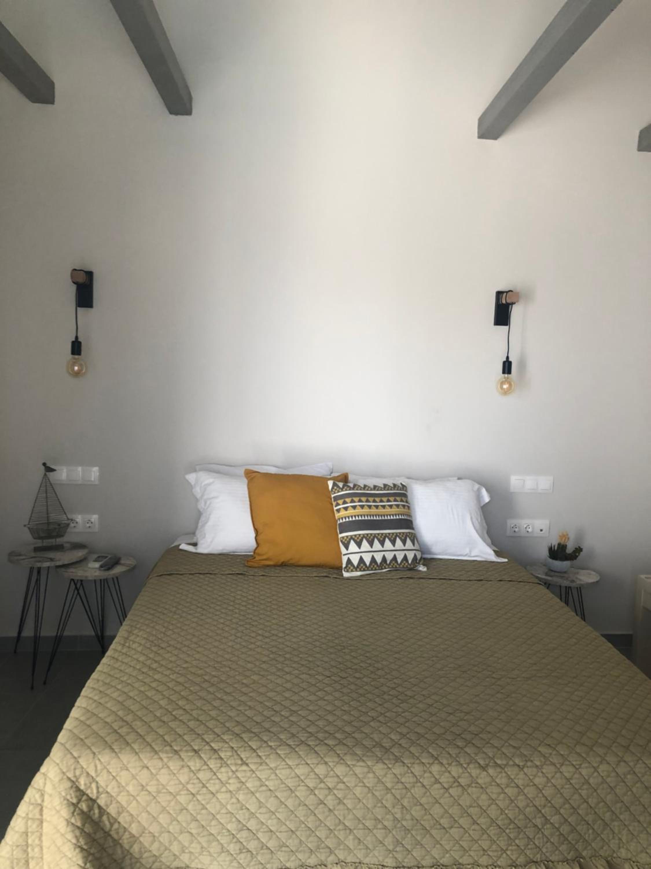 Small Double Room - Photo 7