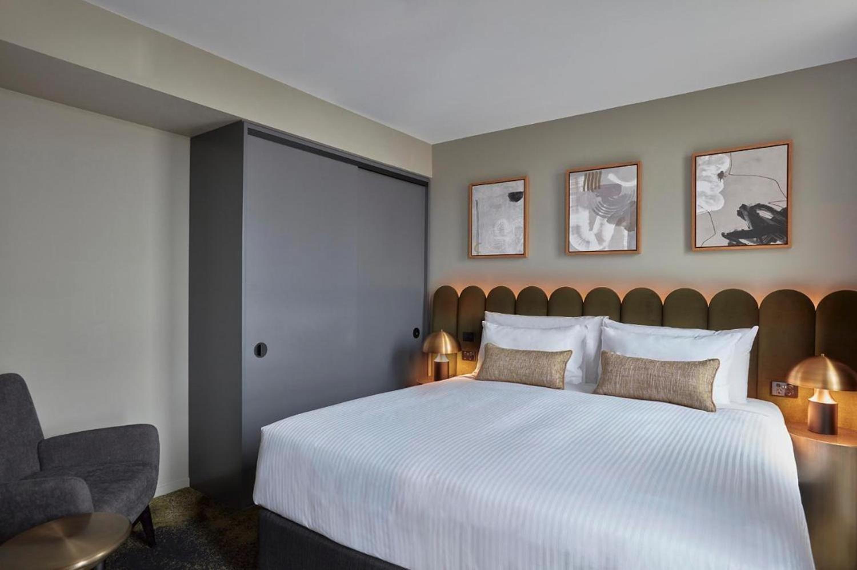 Two-Bedroom Apartment with Two King Beds - Photo 3
