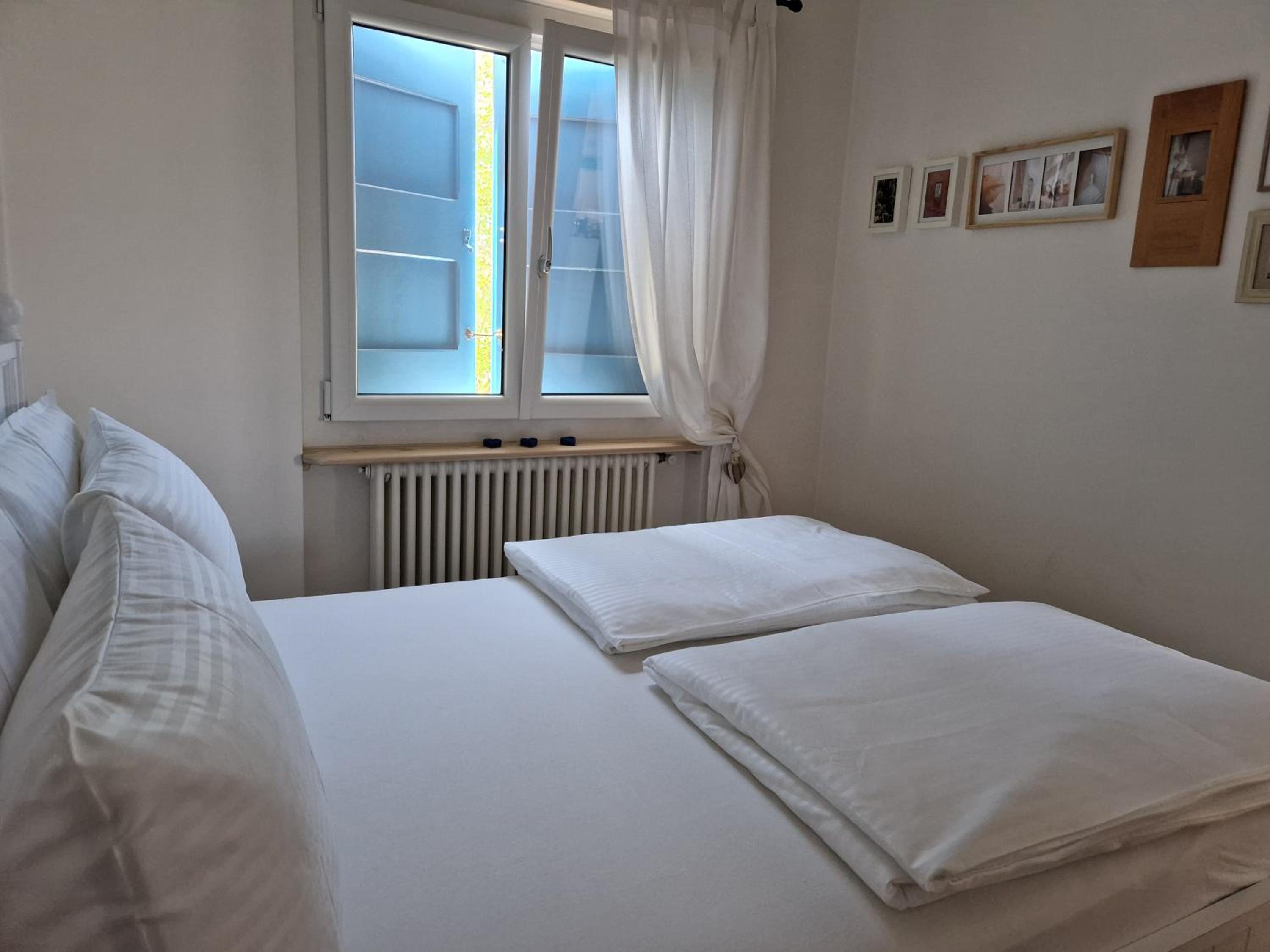 One-Bedroom House photo 1
