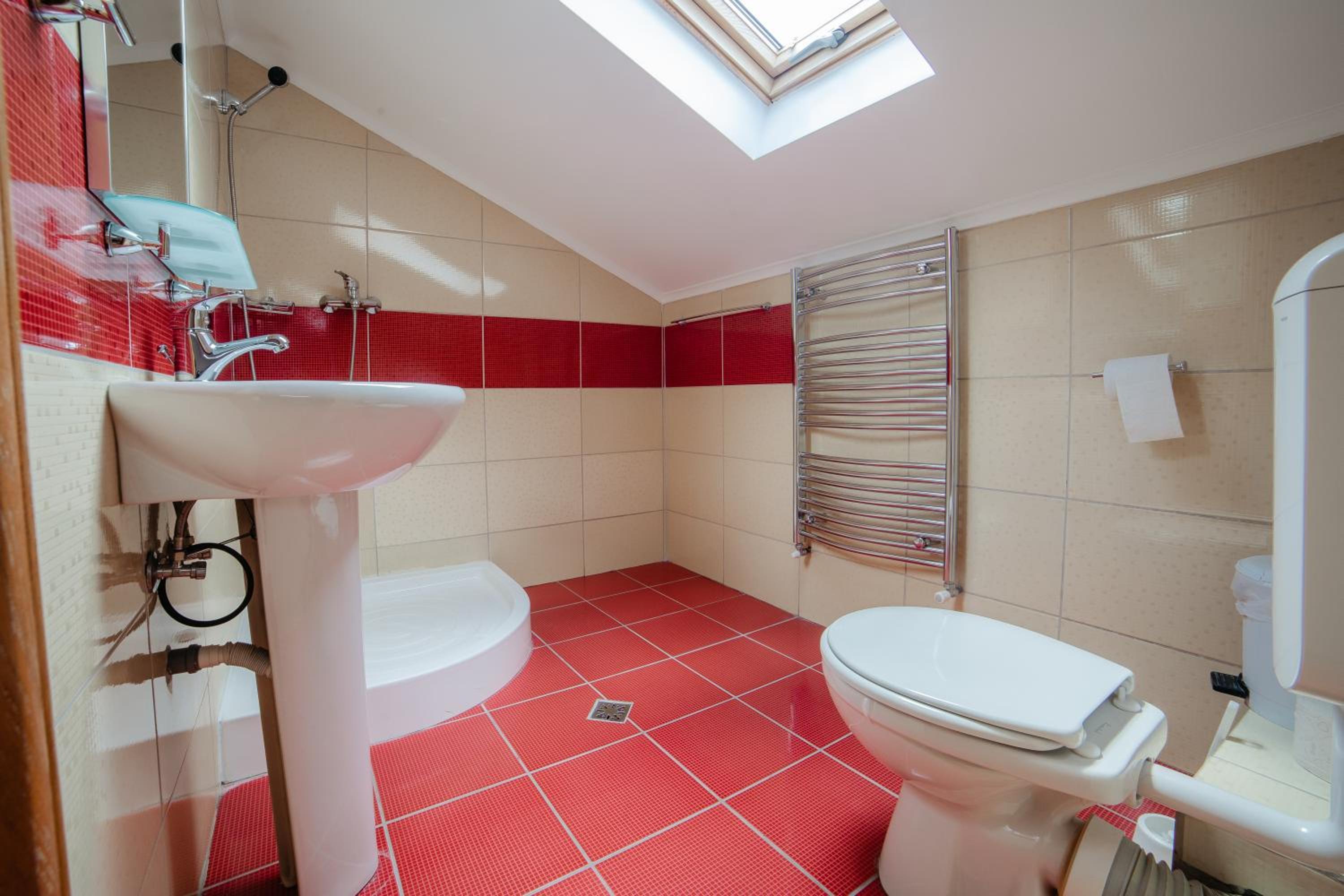 Economy Double Room - Photo 6