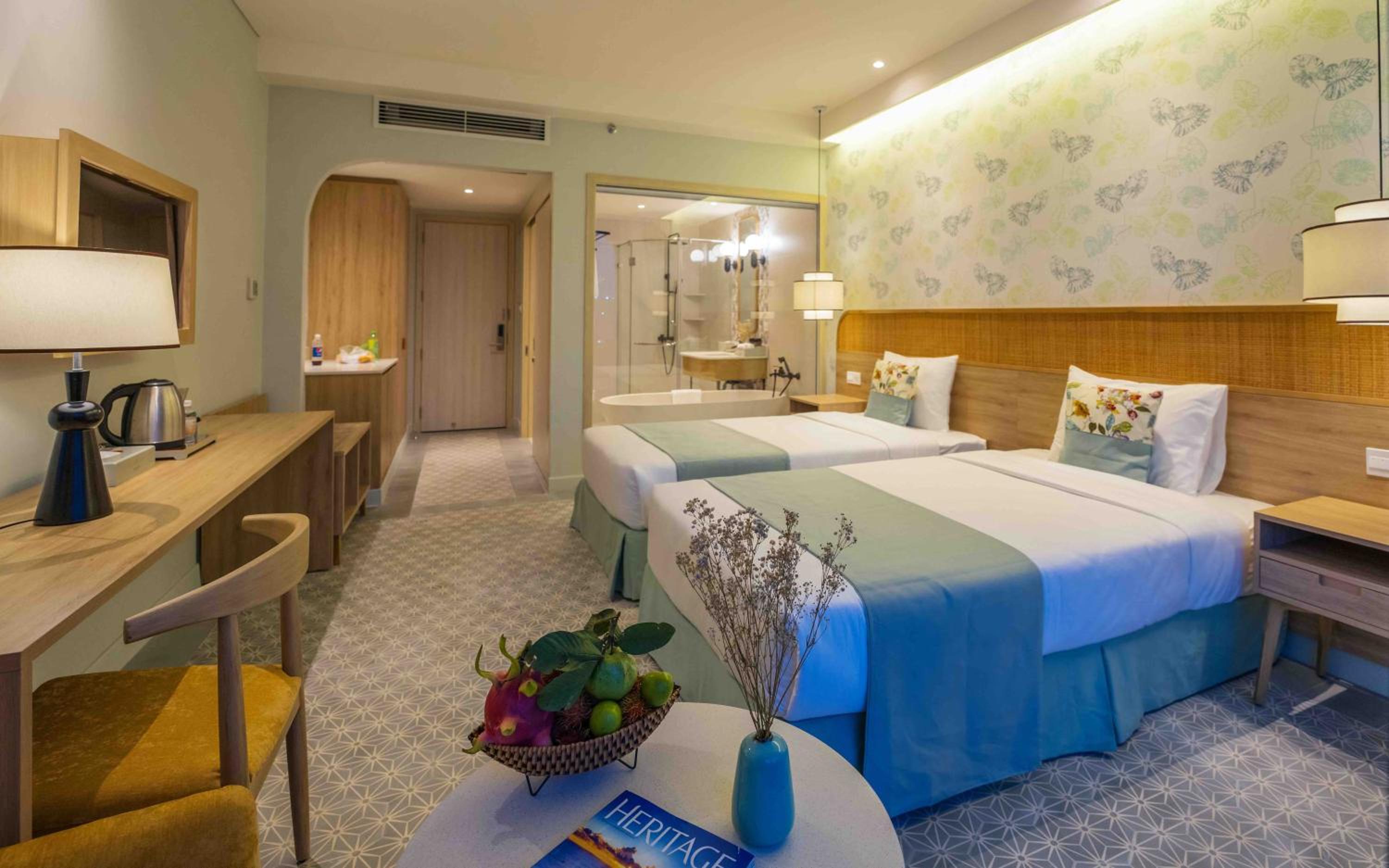 Deluxe Twin with Balcony - Free One-way Airport Transfer - Photo 1
