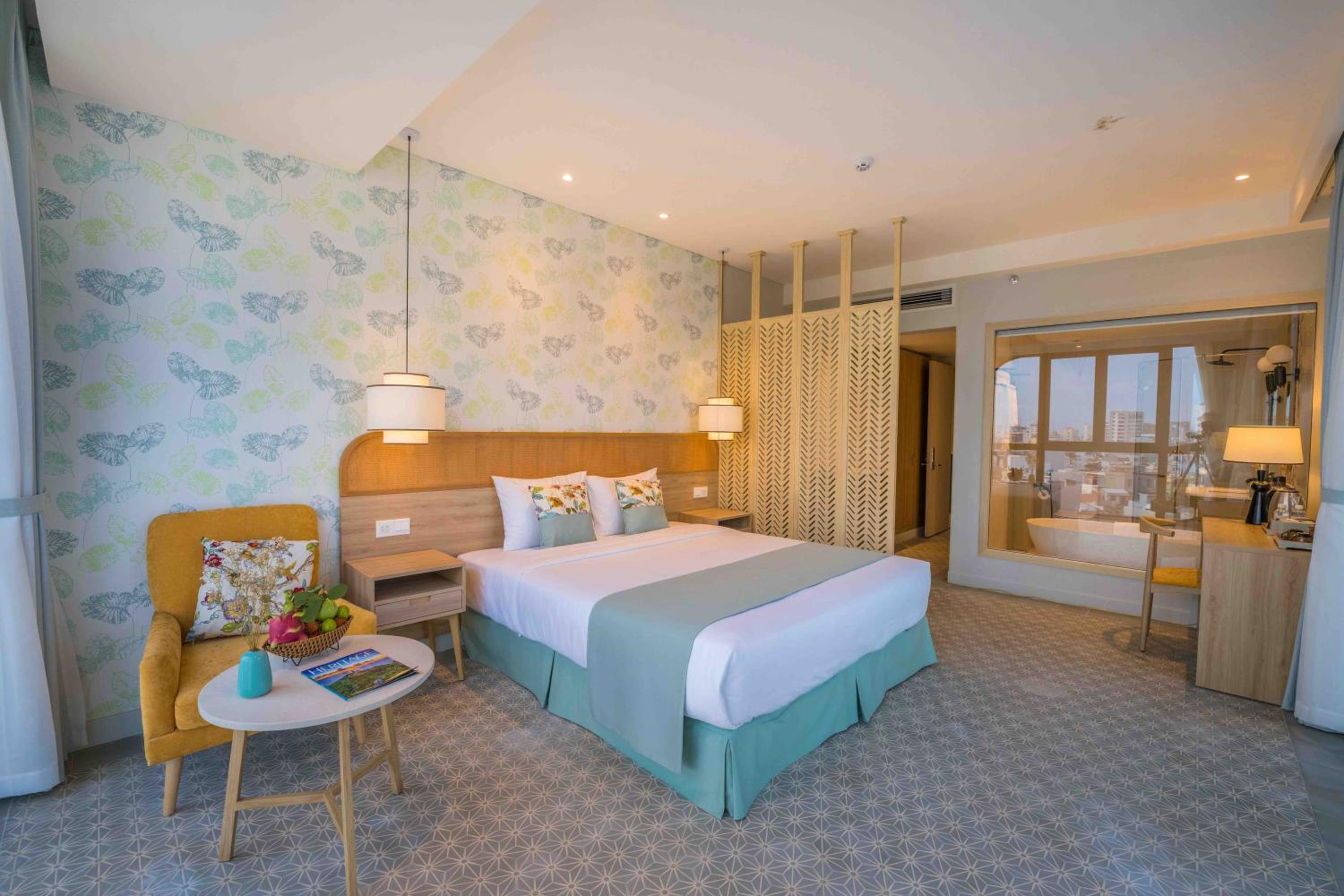 Deluxe Double with Balcony - Free One-way Airport Transfer - Photo 3