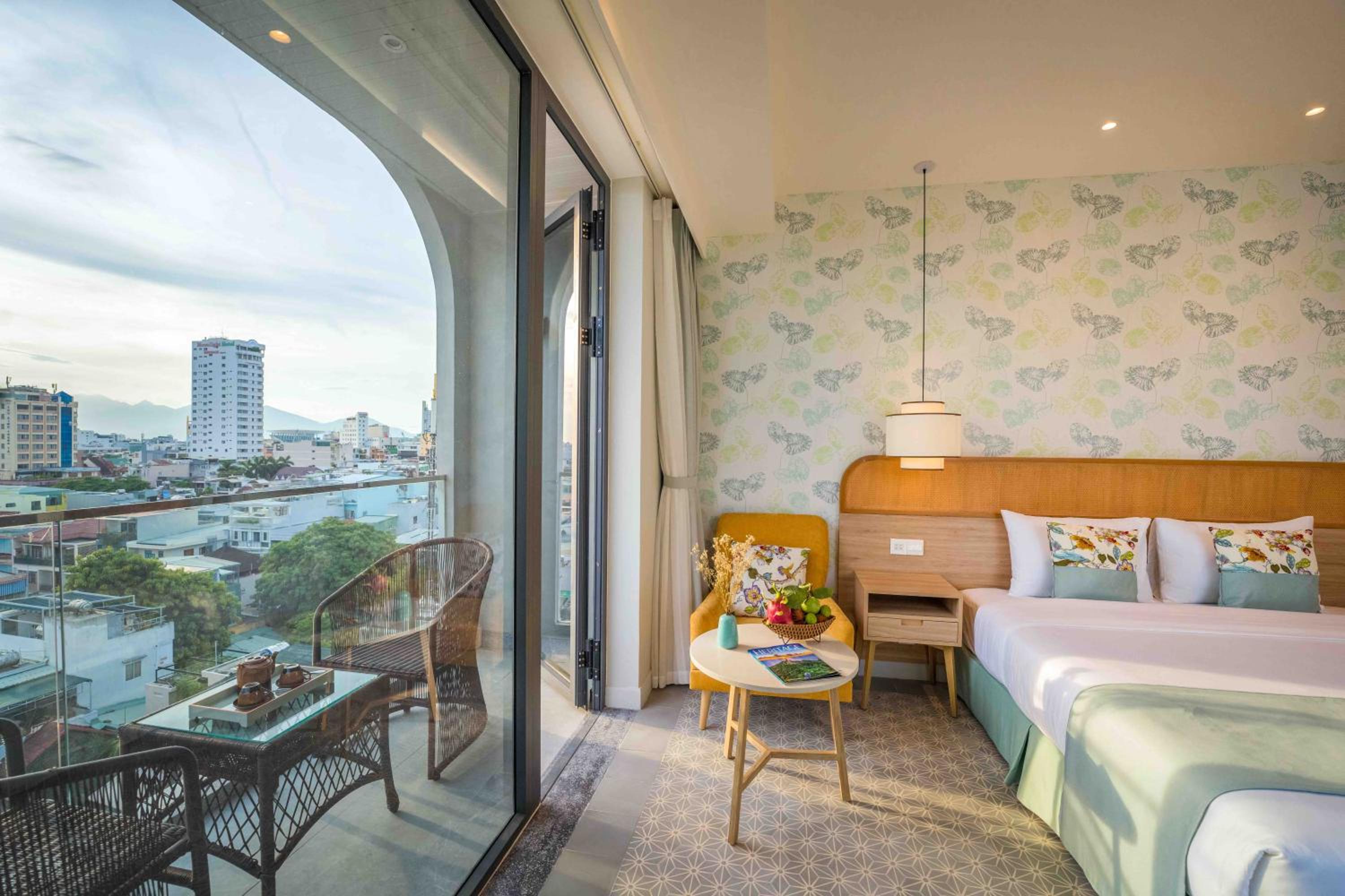 Deluxe Double with Balcony - Free One-way Airport Transfer - Photo 1