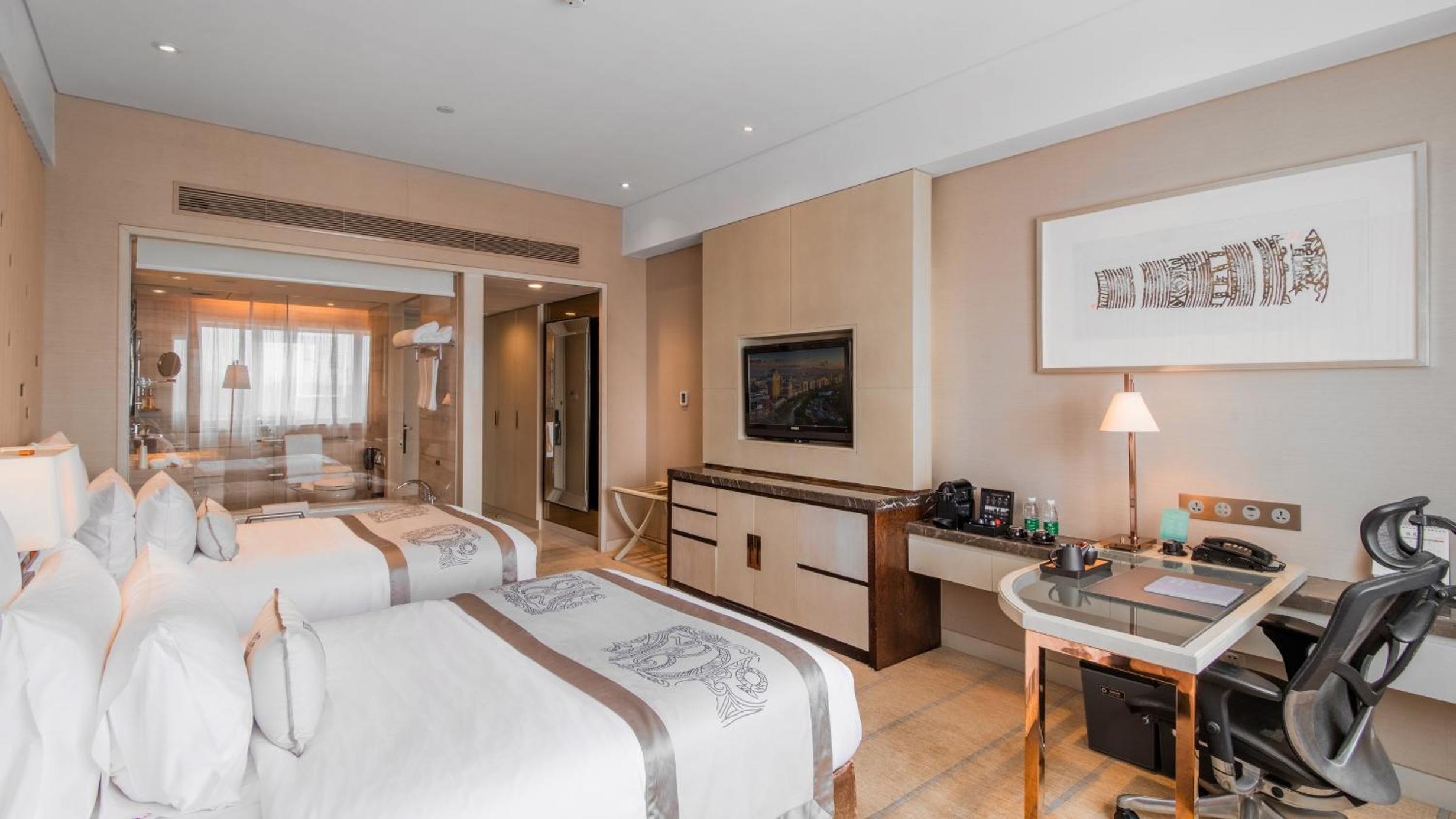 Superior Twin Room with Mountain View photo 2