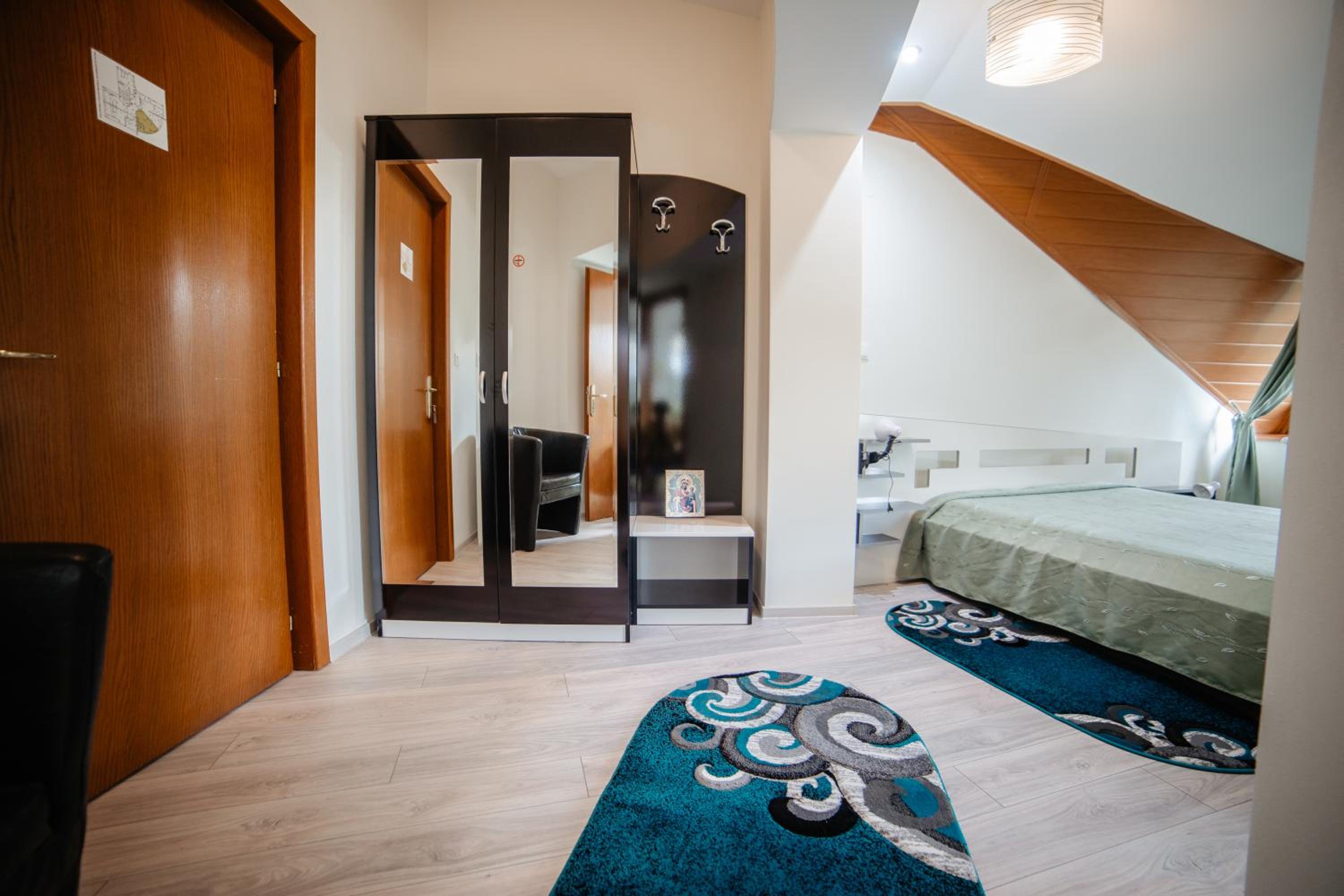 Standard Double Room photo 2