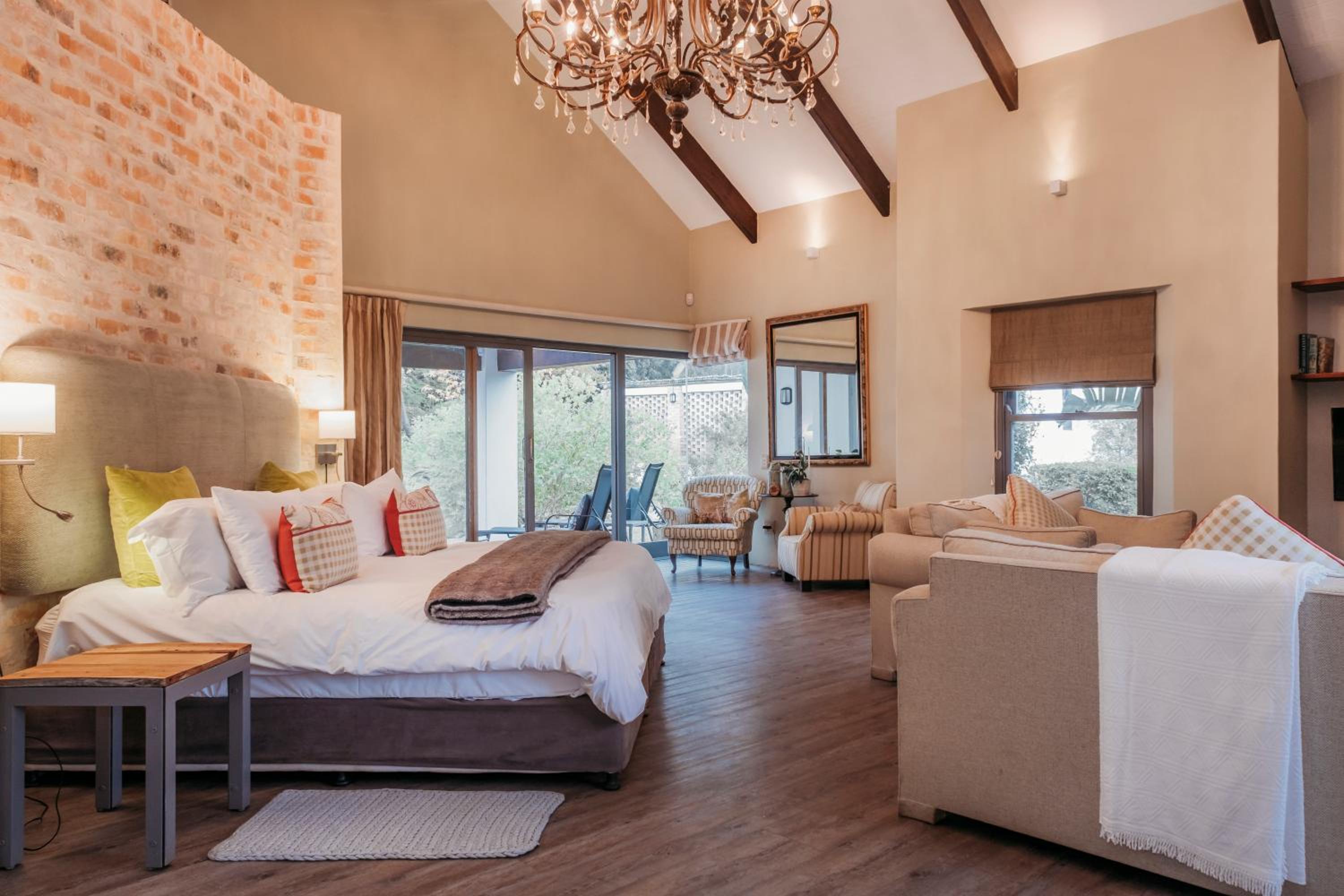 Suite photo 1