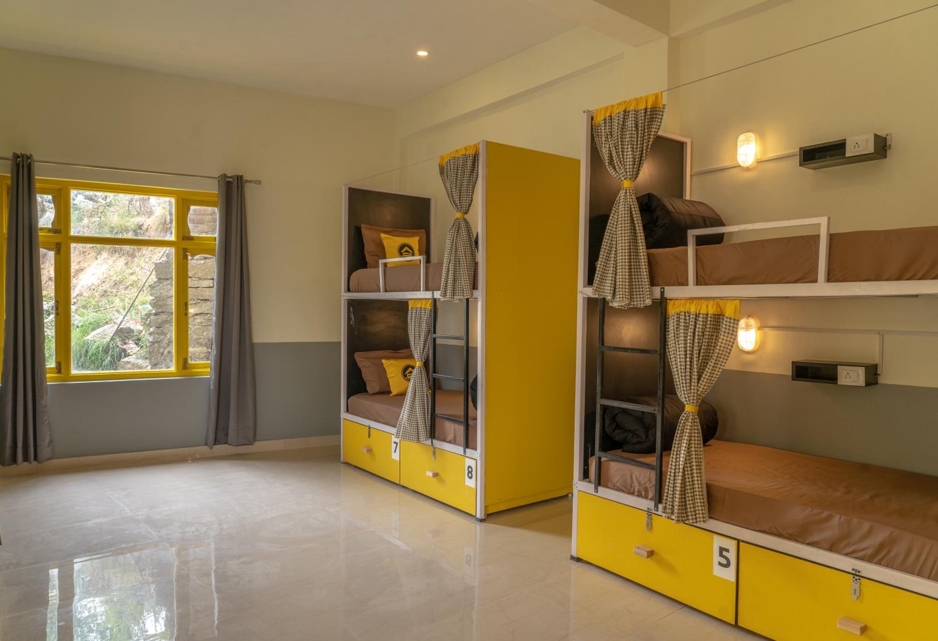 Bed in 8-Bed Mixed Dormitory Room photo 2