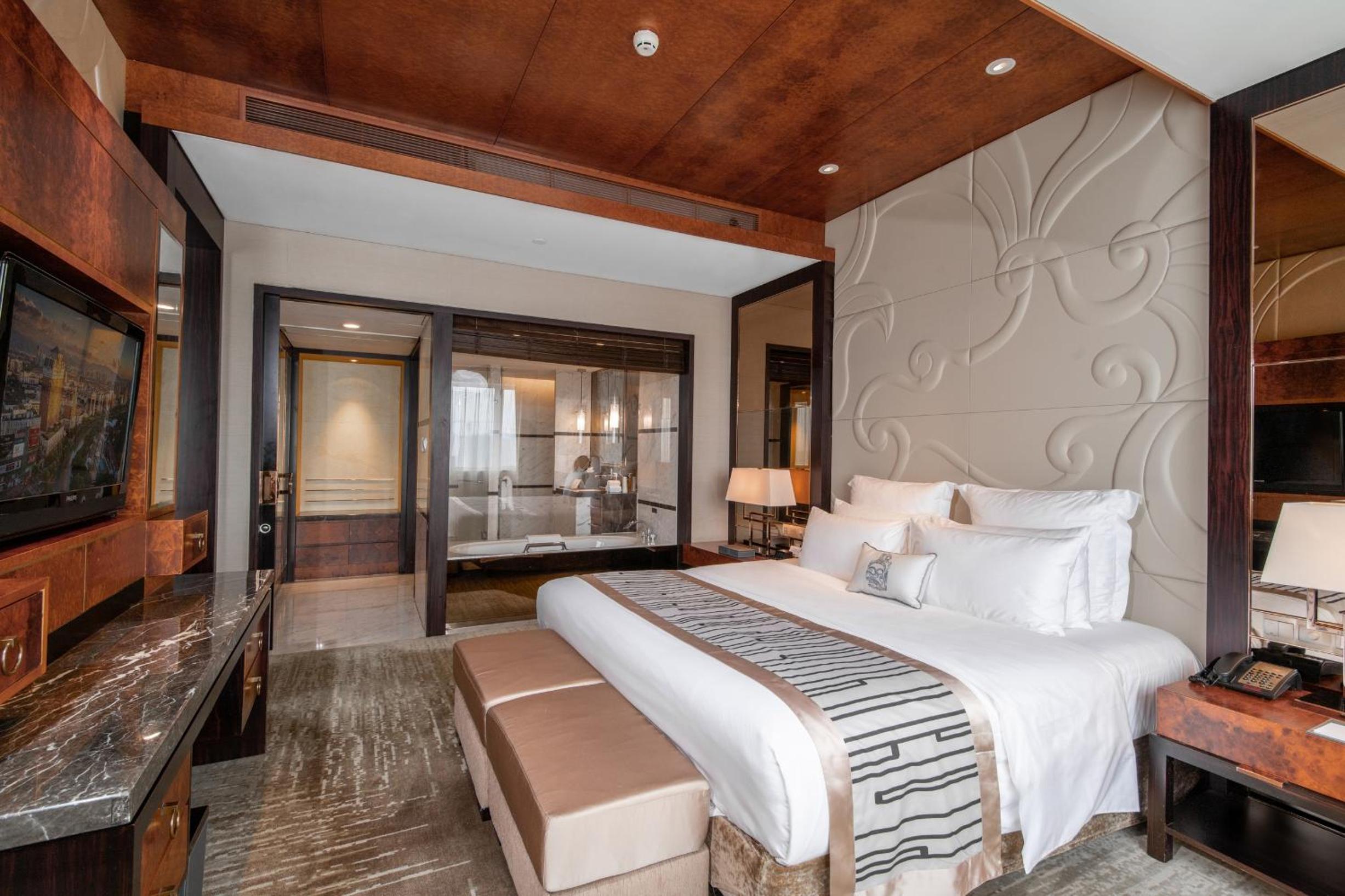 Business Suite photo 2