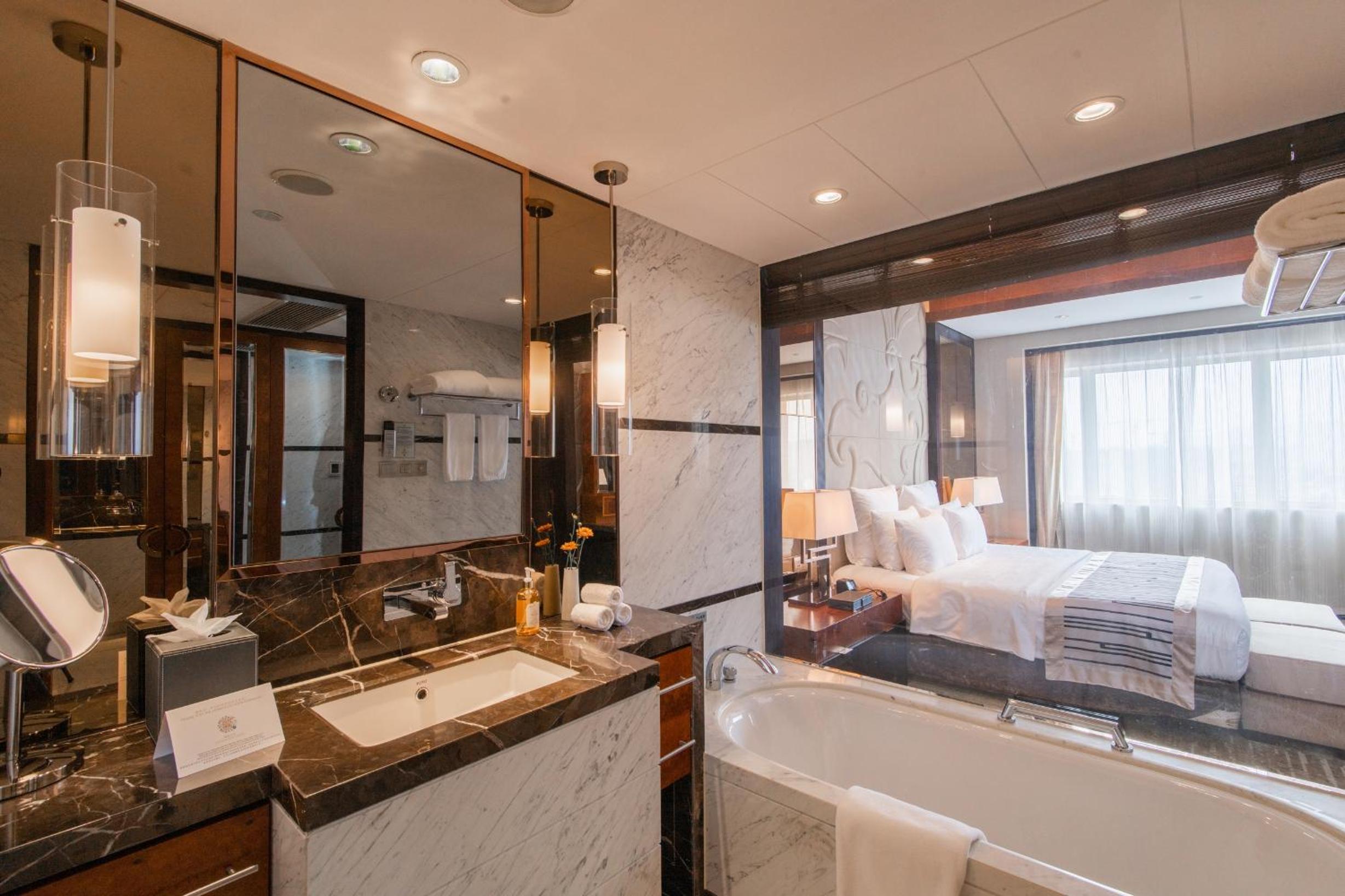 Business Suite photo 1