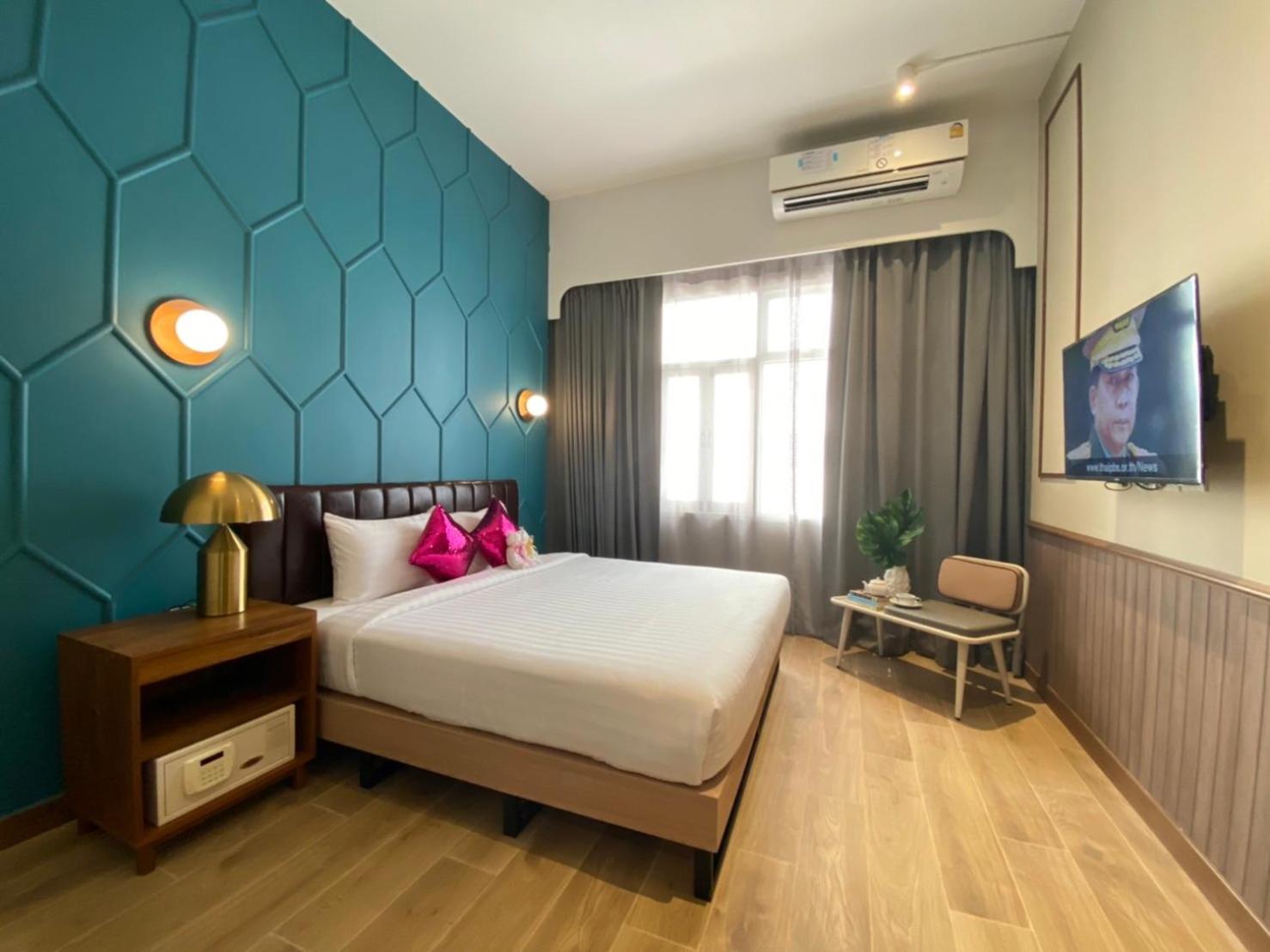 Premier King Room