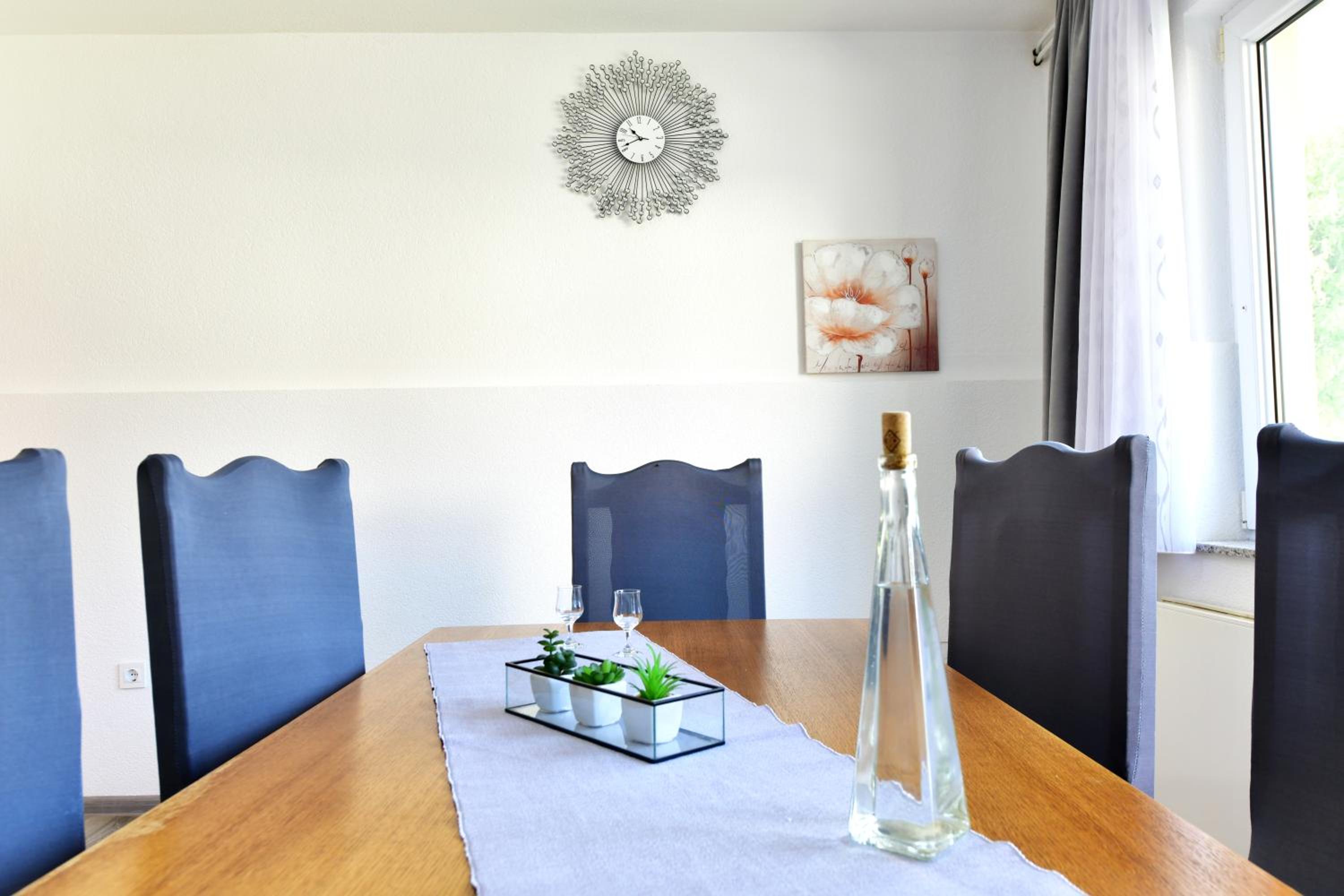 One-Bedroom Apartment - Photo 20