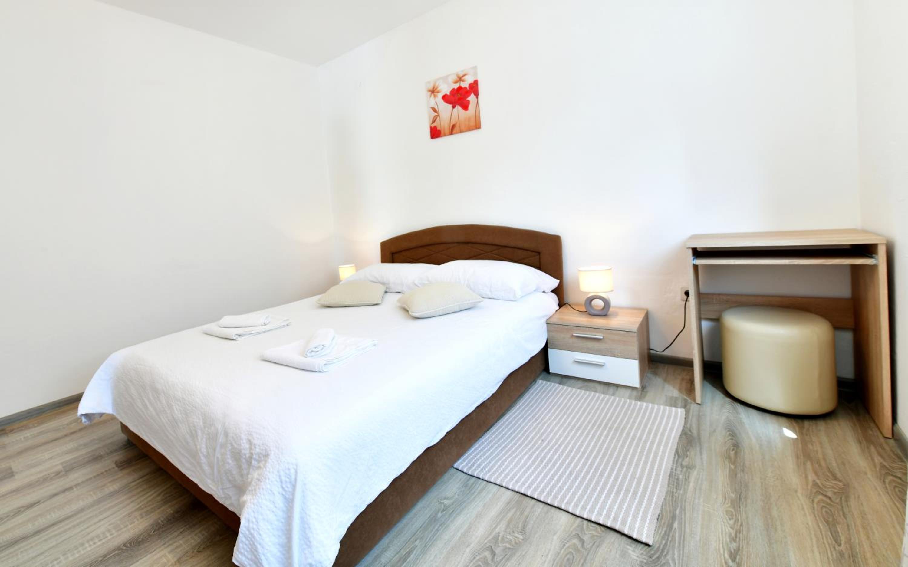 One-Bedroom Apartment - Photo 31