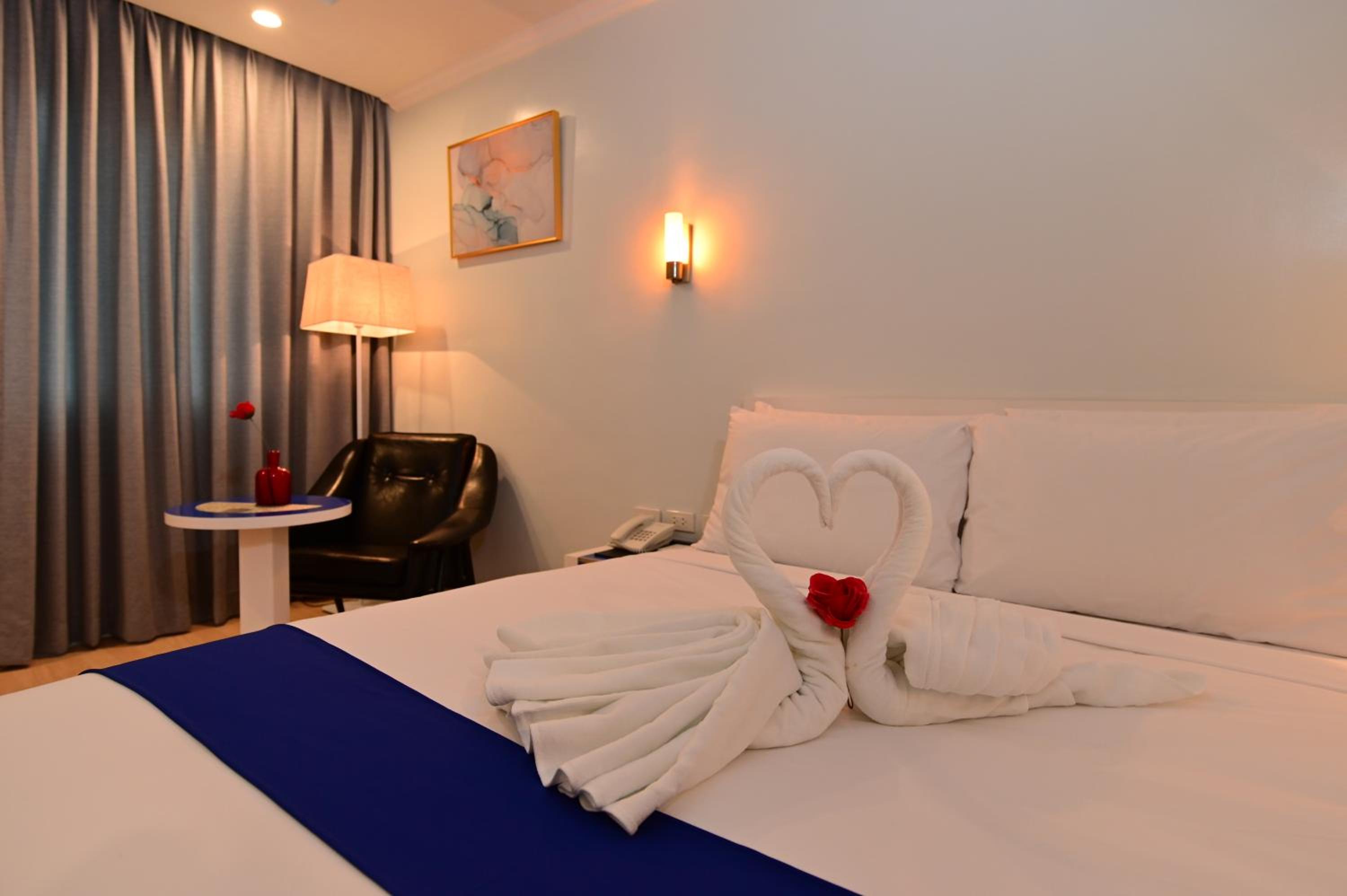 Deluxe Queen Room - Photo 1