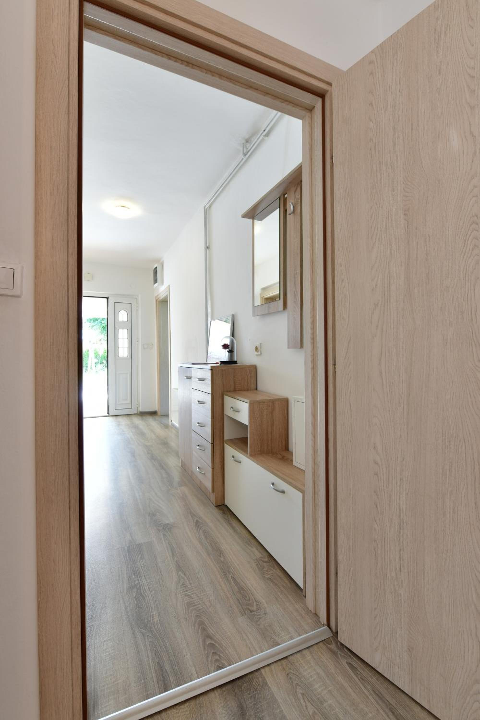 One-Bedroom Apartment - Photo 30