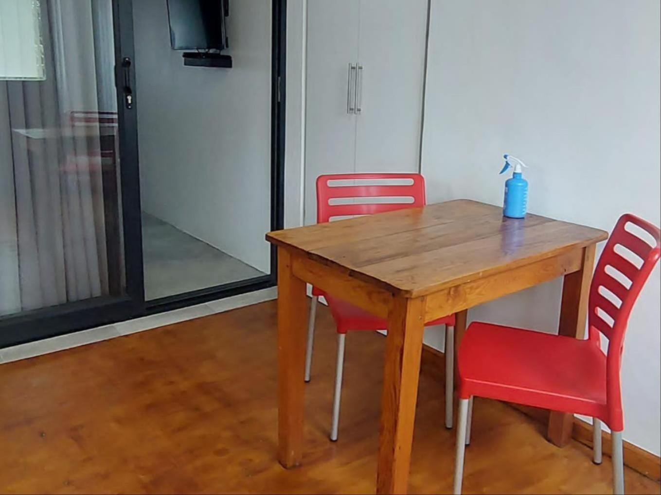 One-Bedroom Apartment - Photo 7