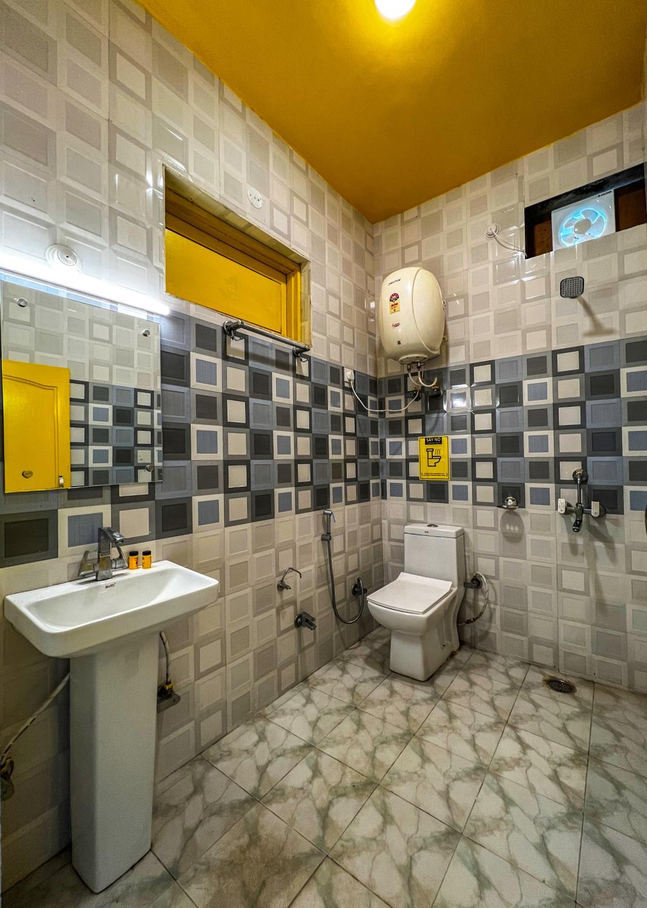 Deluxe Double Room with Balcony photo 3