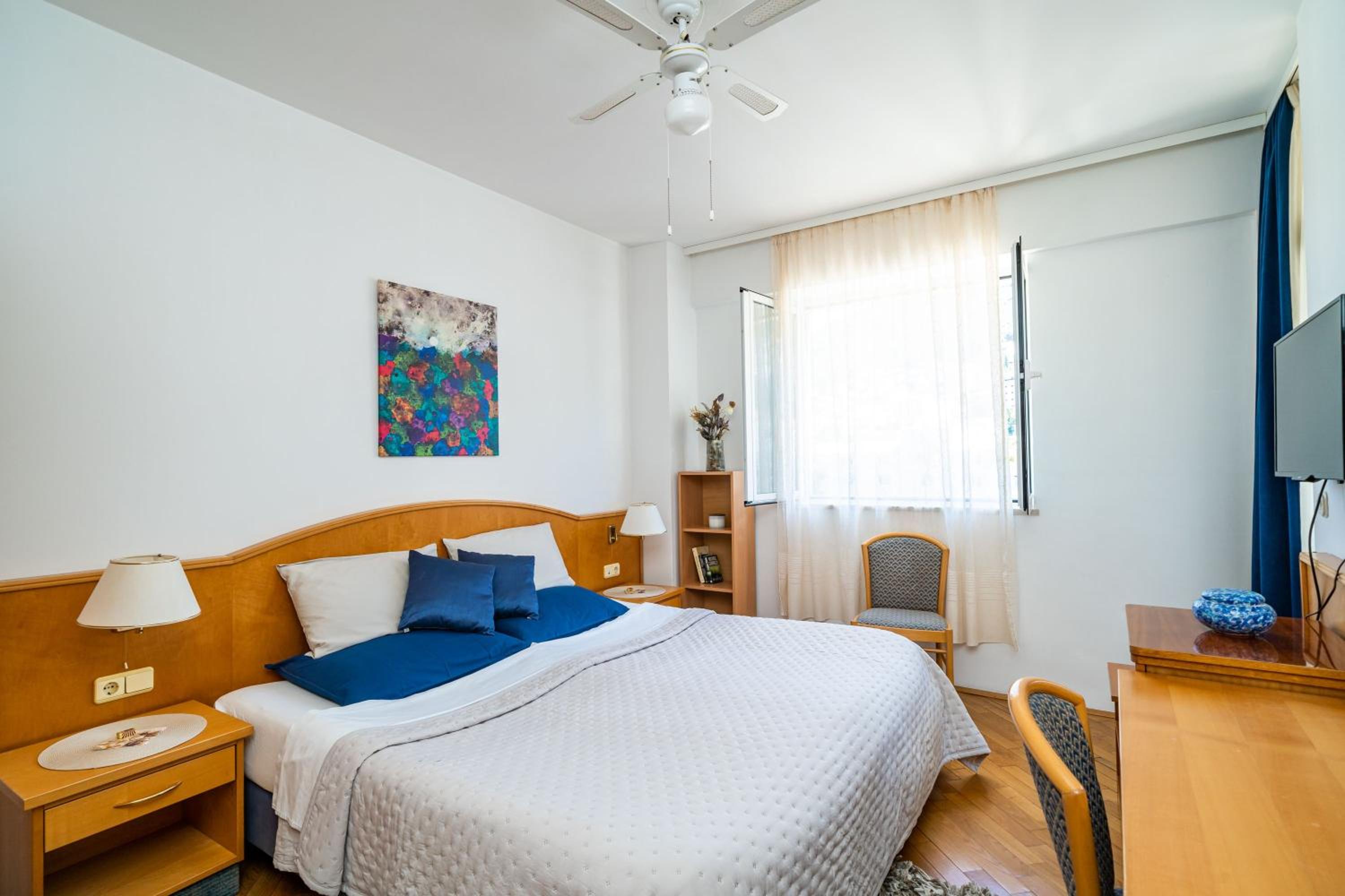 One-Bedroom Apartment With Balcony - Dr. Ante Starcevica 20 Street photo 3