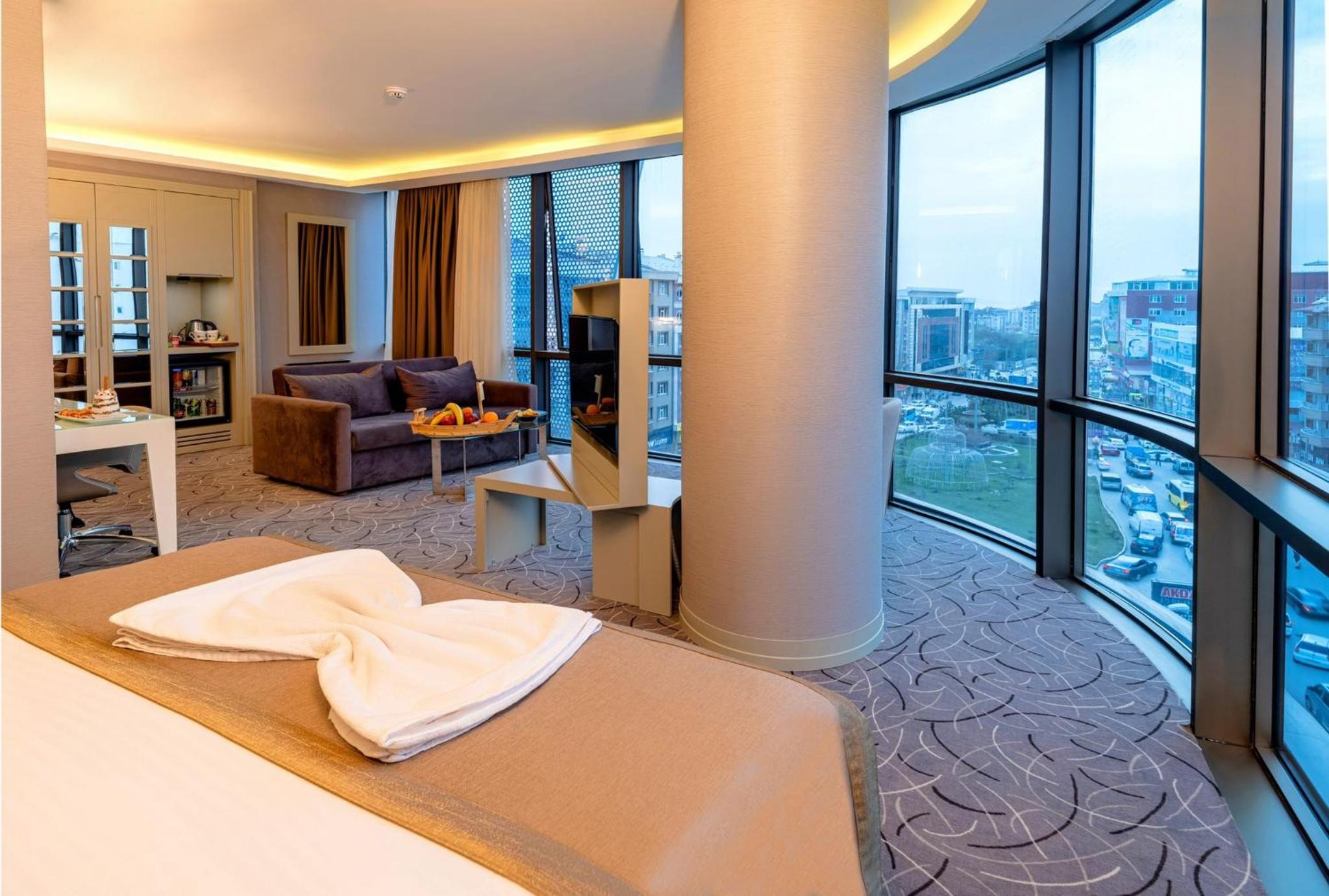 Deluxe Room - Photo 5