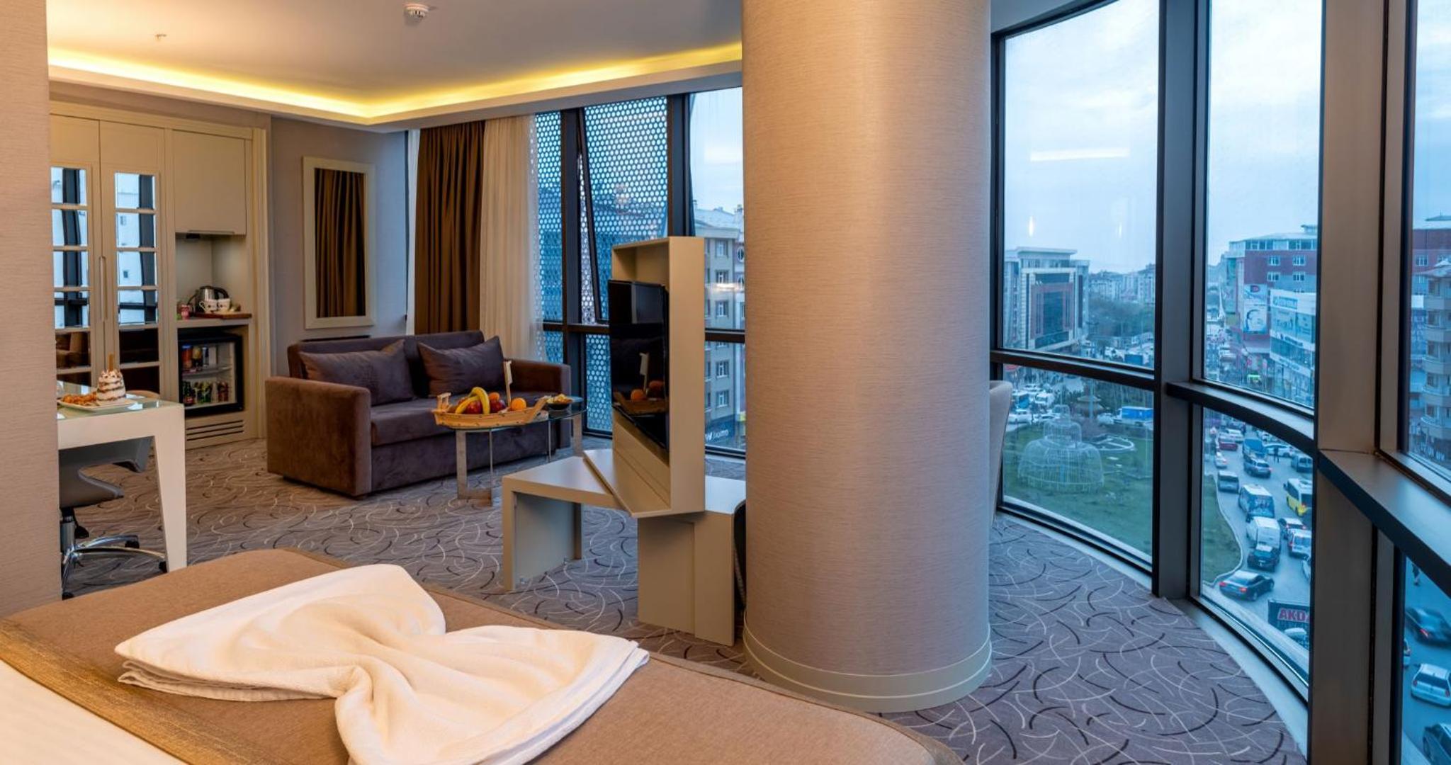 Deluxe Room - Photo 8