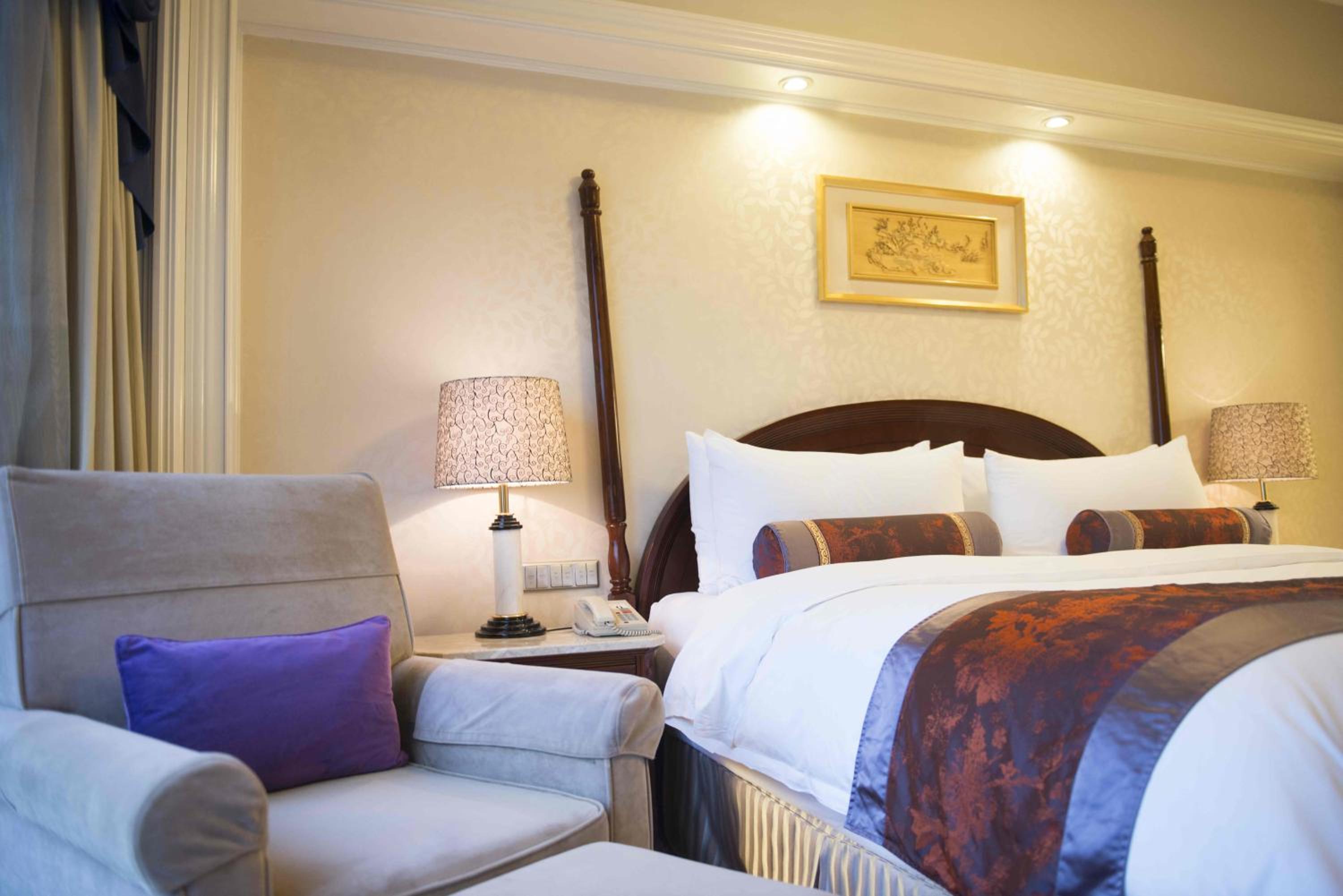 Executive King Room Lake View photo 3