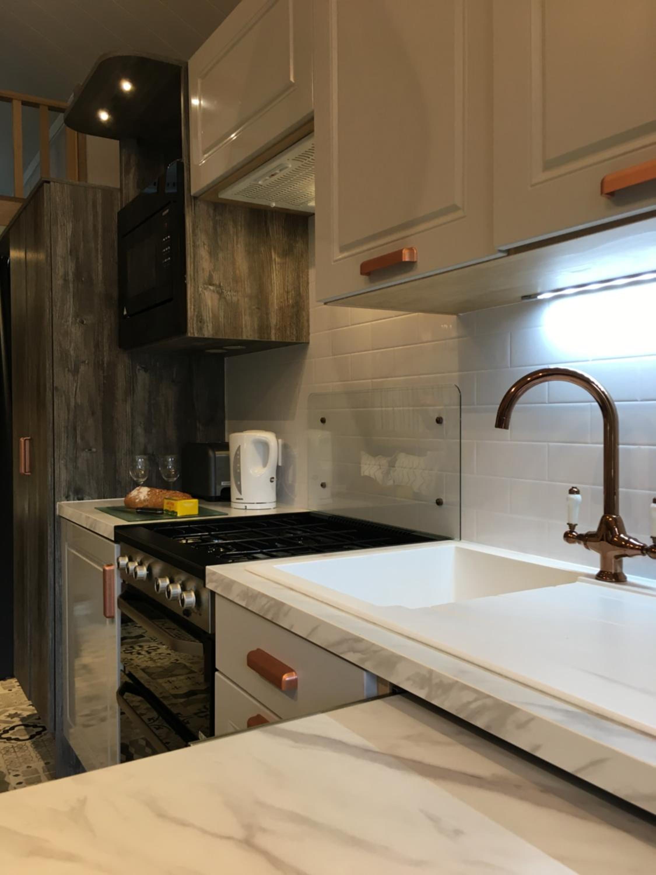 Two-Bedroom House - Photo 3