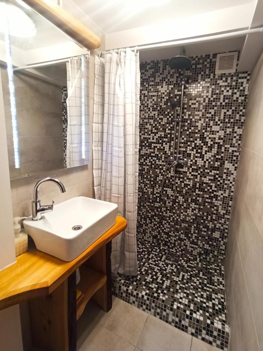 Double Room with Private Bathroom photo 3