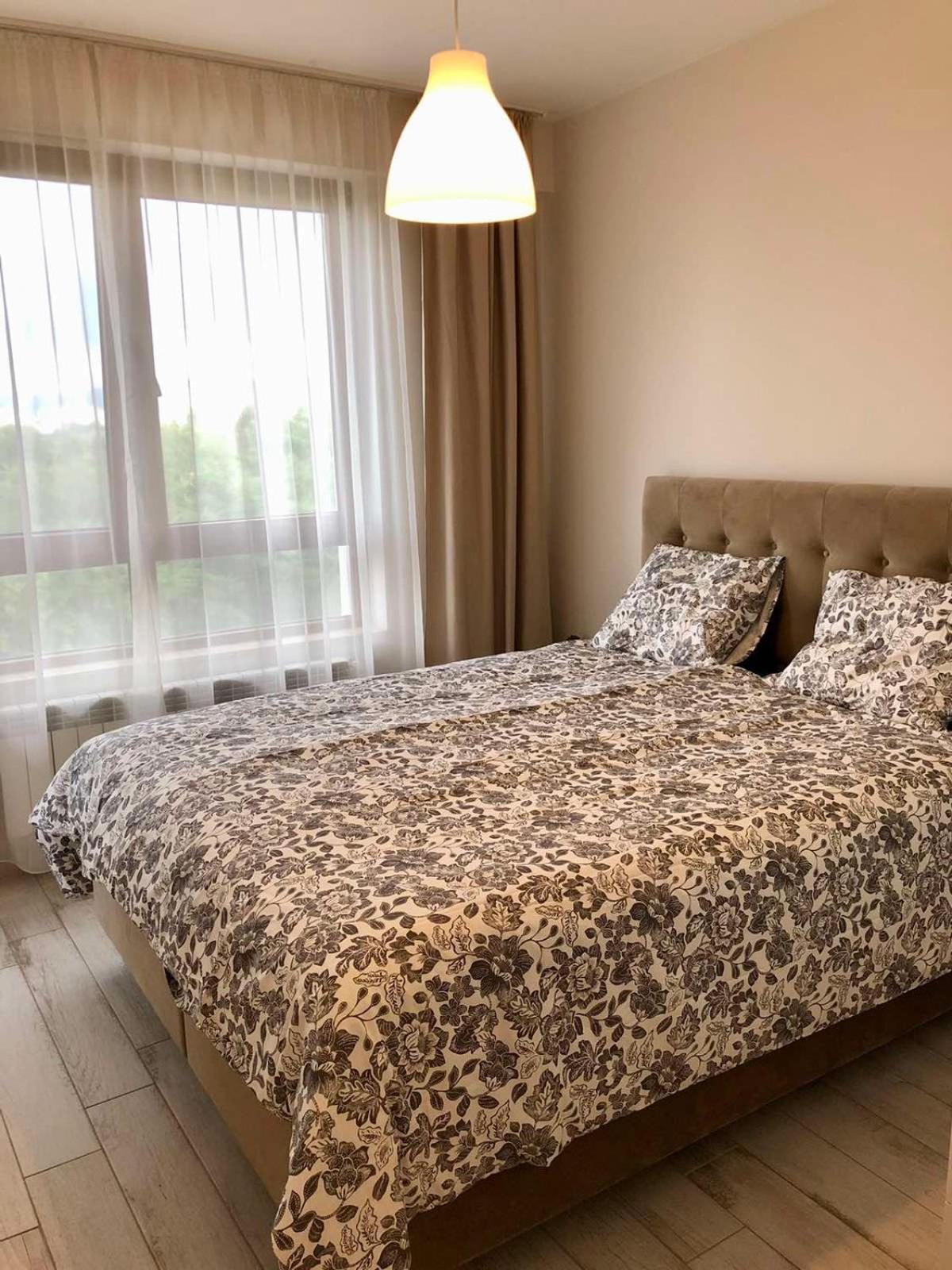One-Bedroom Apartment - Photo 1
