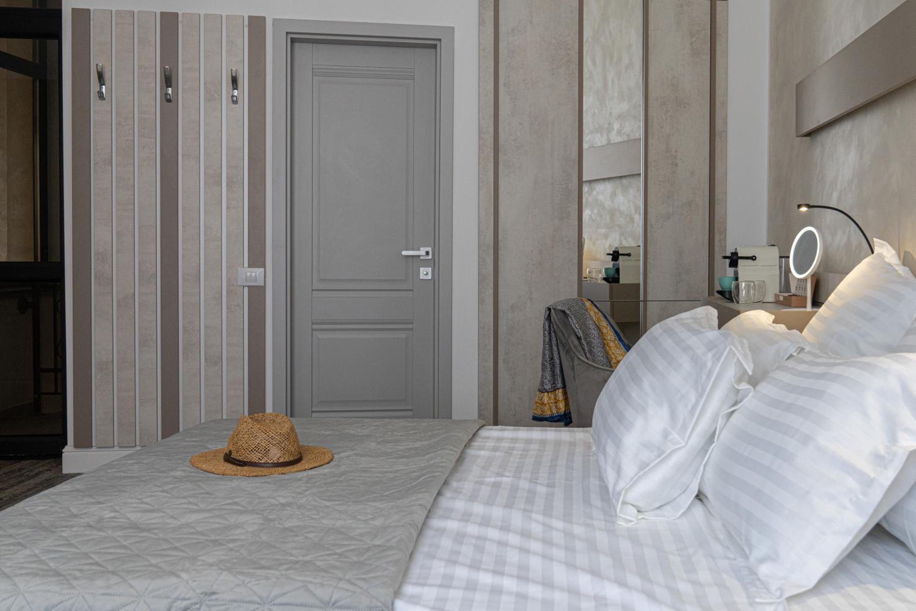 Simona Amanar - Double Room (2nd floor) photo 3