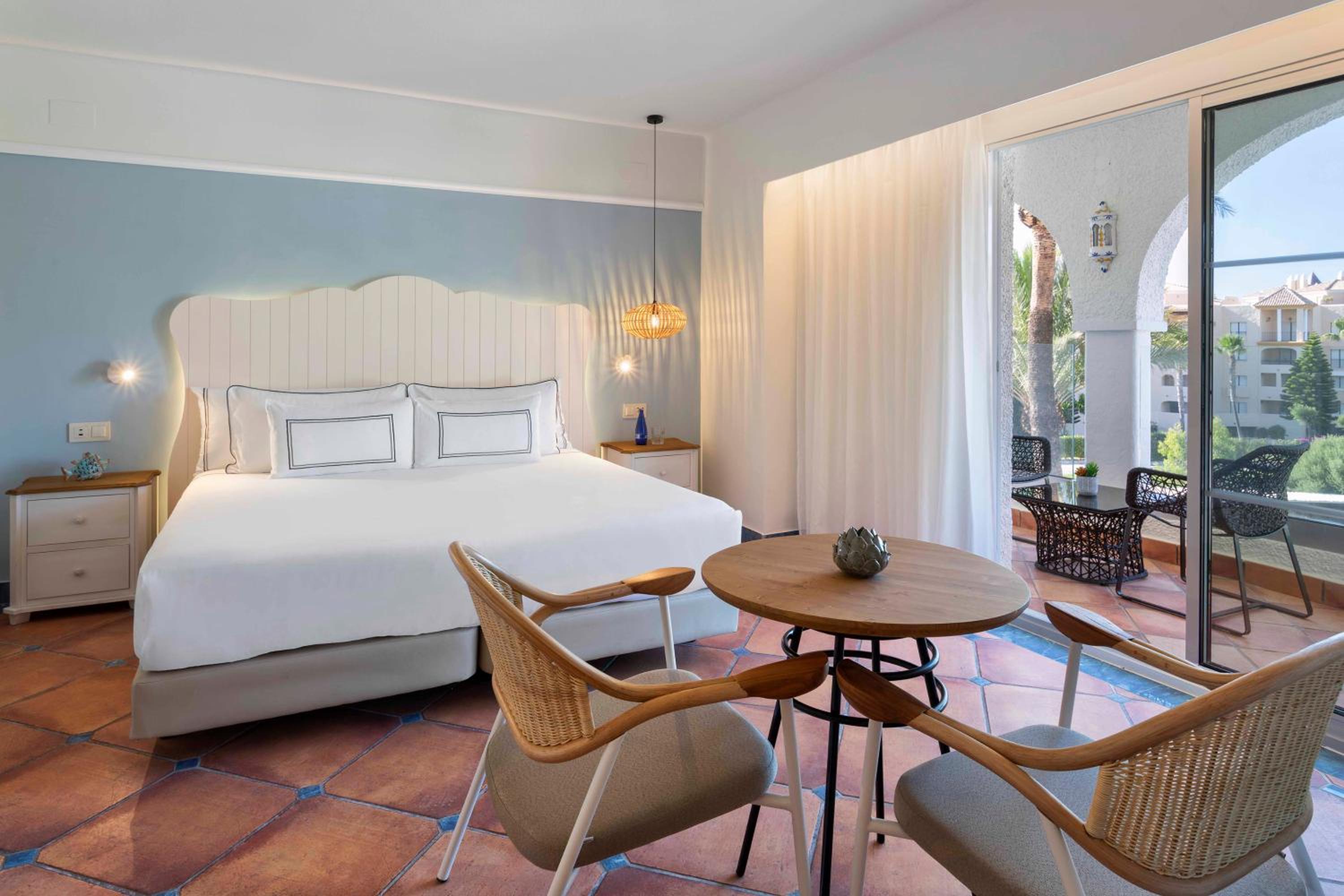 Premium Room - Photo 11