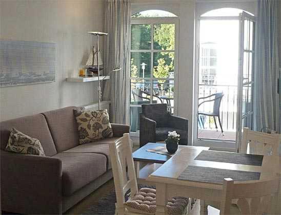 Apartment with Balcony photo 1