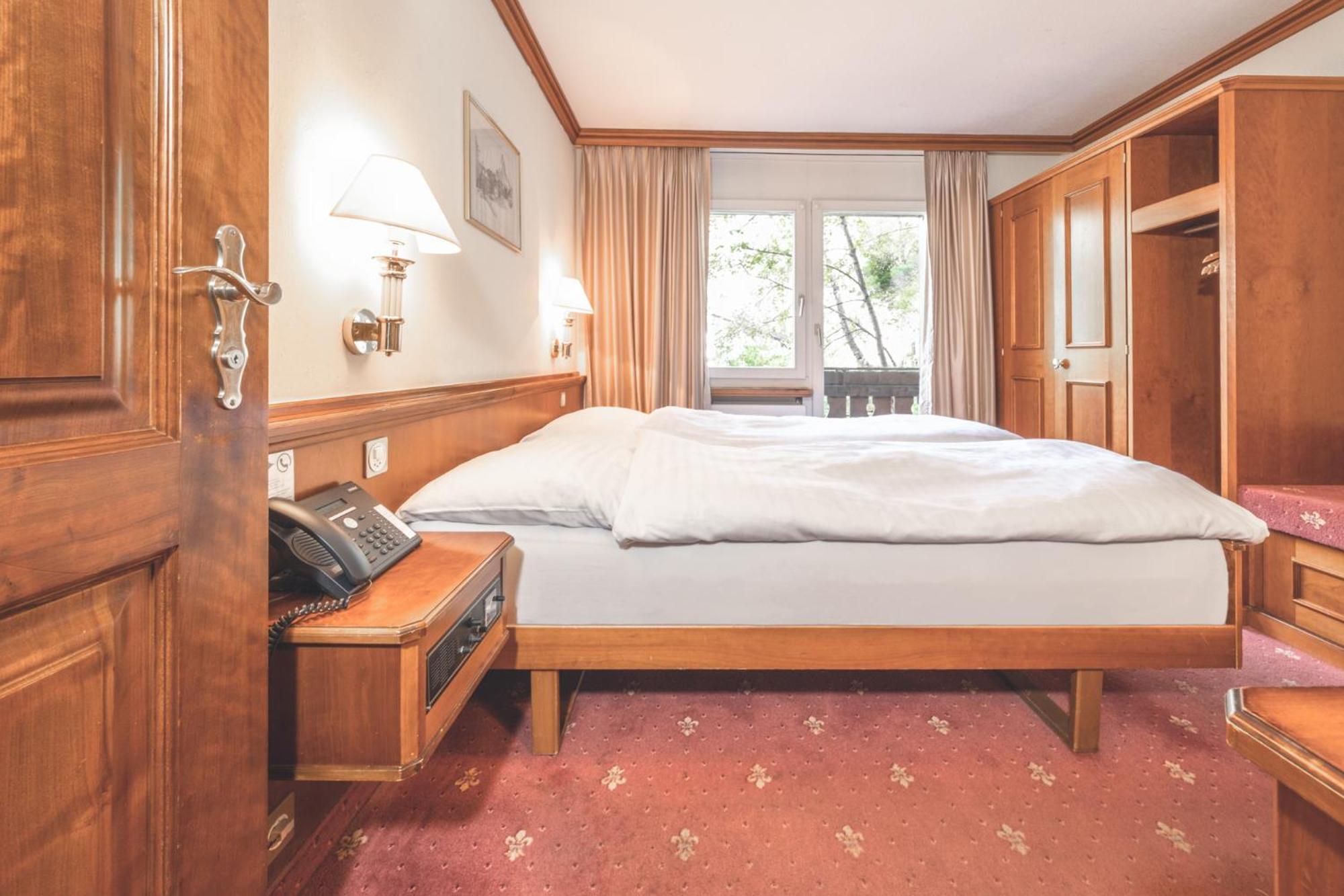 Economy Double Room - Photo 10