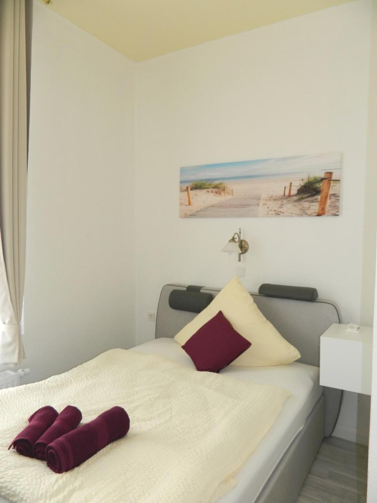 Small Double Room photo 1