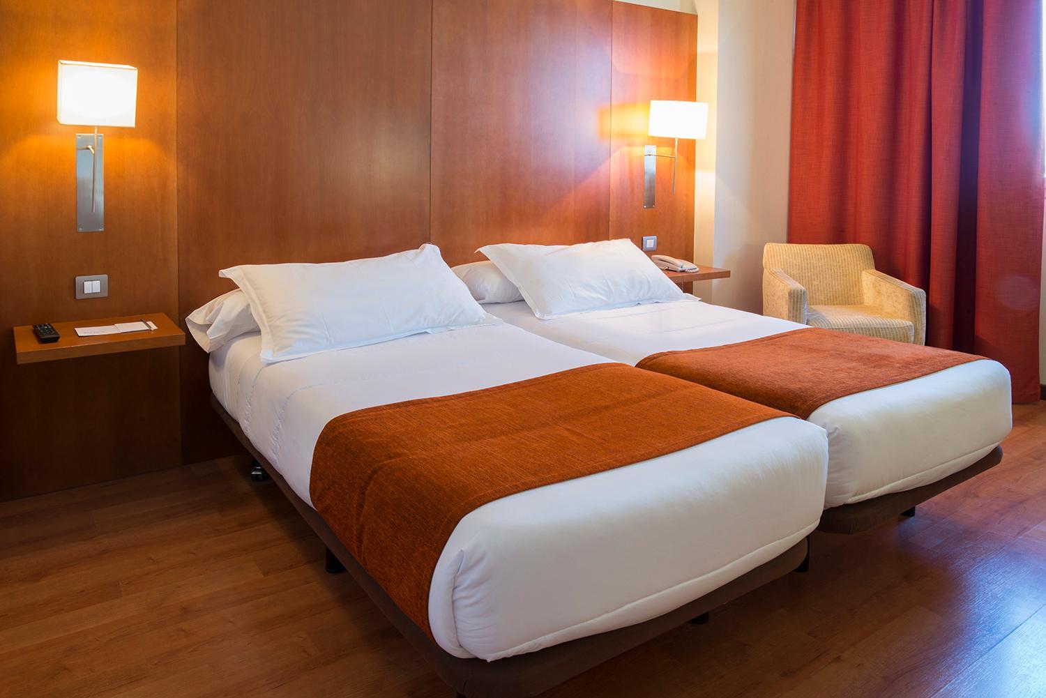 Double or Twin Room - Photo 9