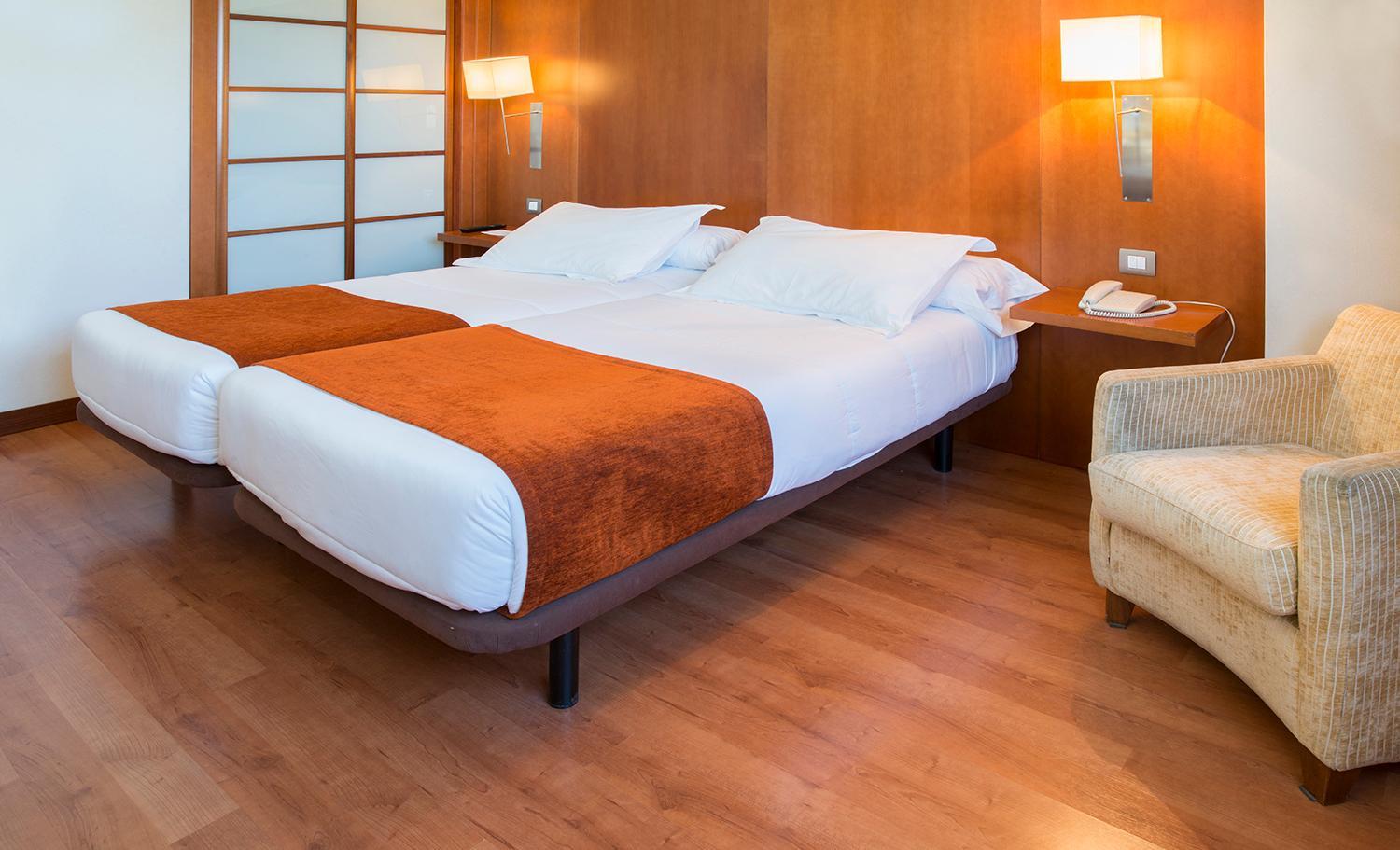 Double or Twin Room - Photo 10