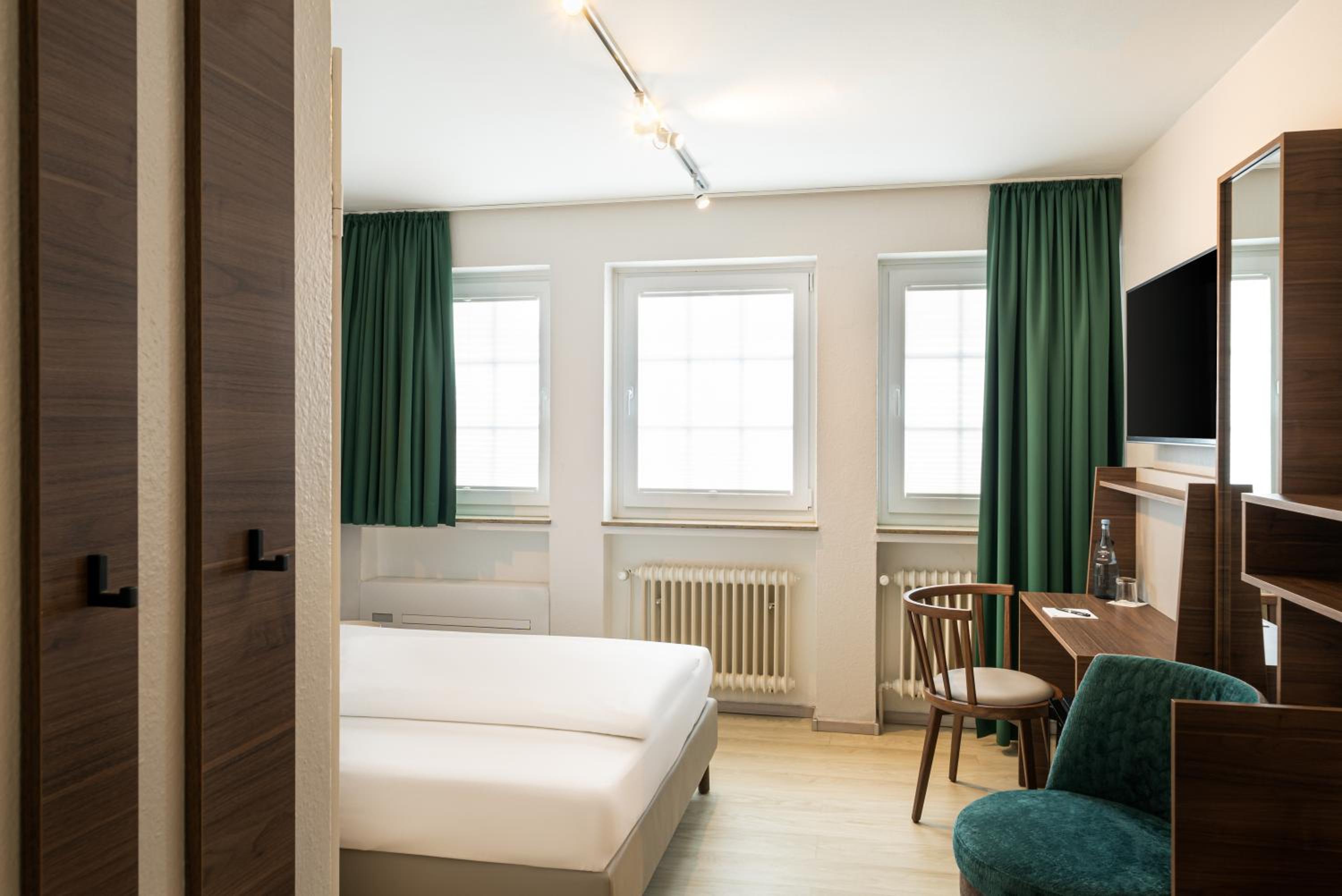Single Room - Photo 3